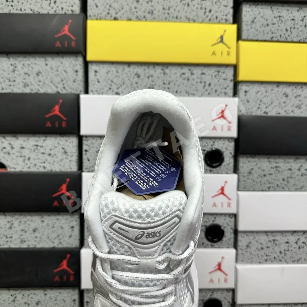 아식스 [LZ] 젤 카야노 14 1203A727-100 200578 Asics Gel-Kayano 14 A.P.C. White Pure 상세 이미지 3