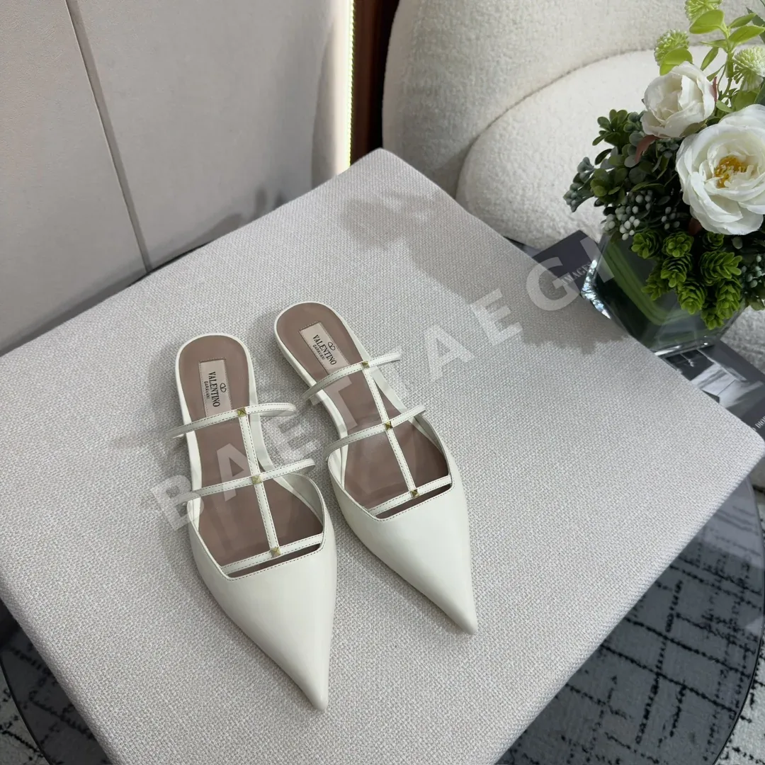 발렌티노 가라바니 락스터드 위스피 마이크로힐 뮬 94131