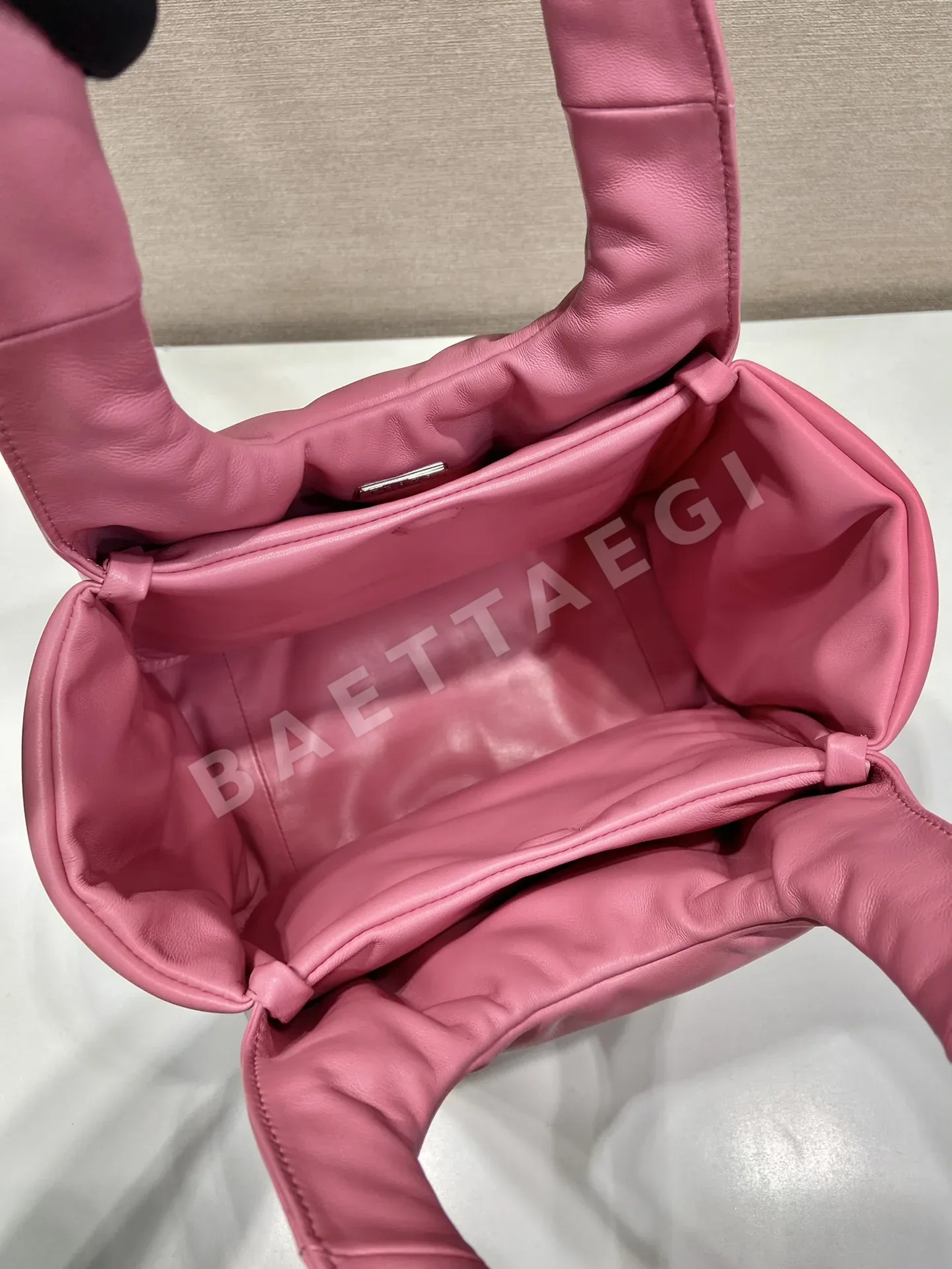 프라다 램스킨 더블 핸들 토트백 1BG413 상세 이미지 8