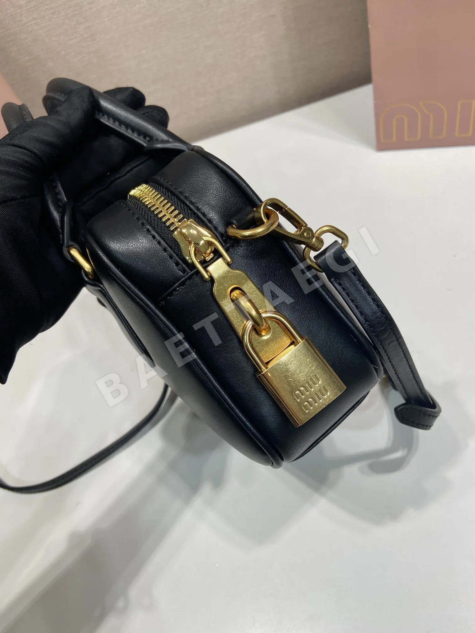 프라다 볼링 미니 가죽 숄더백 5BB123 상세 이미지 5