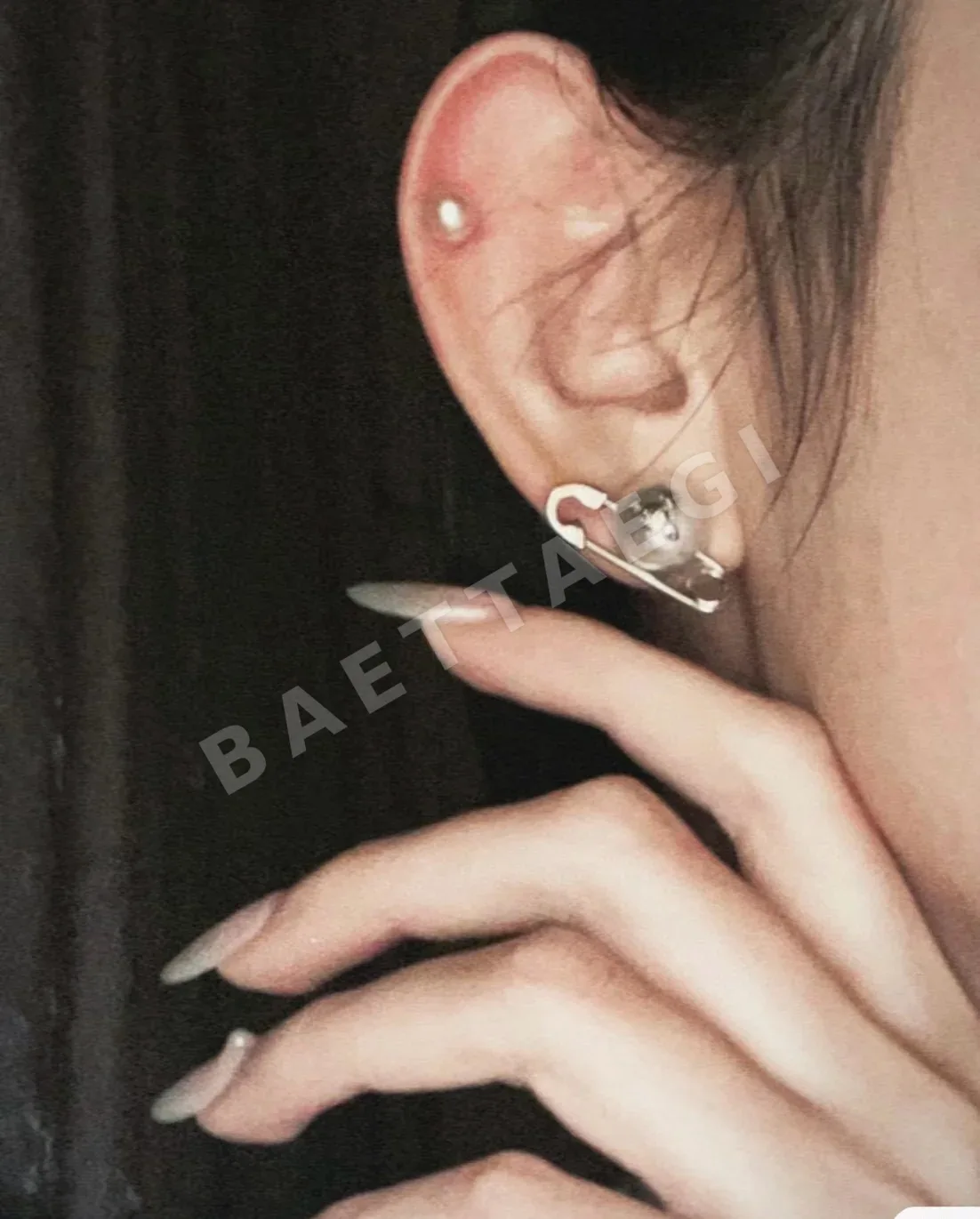 비비안웨스트우드 토성 디자인 큐빅 귀걸이 상세 이미지 4