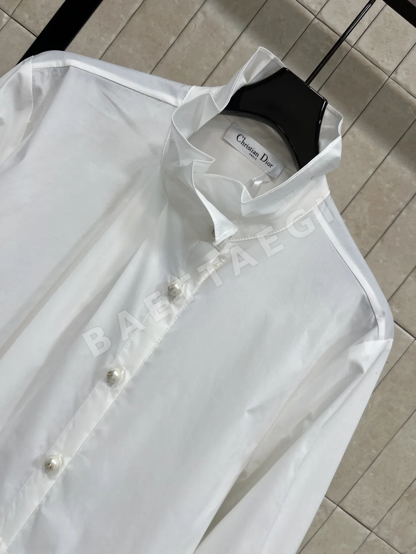 디올 스탠드 카라 진주 단추 긴팔 셔츠 상세 이미지 2
