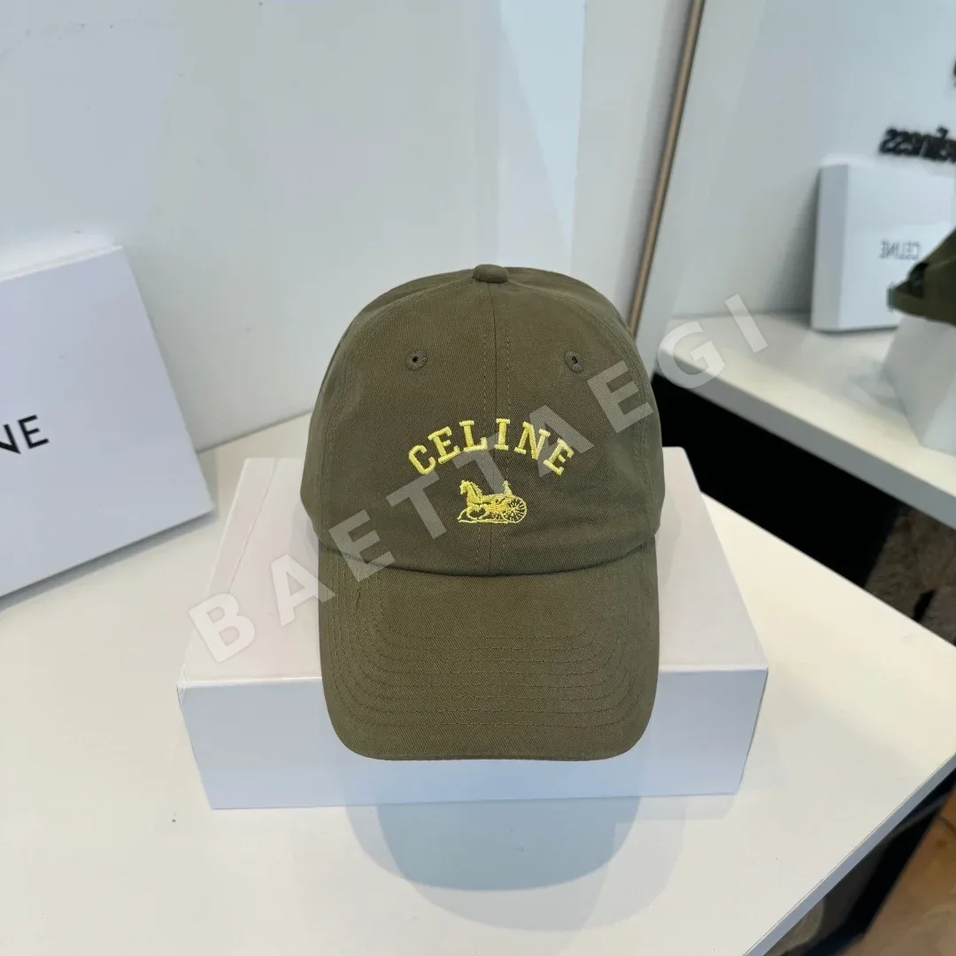 셀린느 클래식 캐주얼 베이스볼 캡 84085