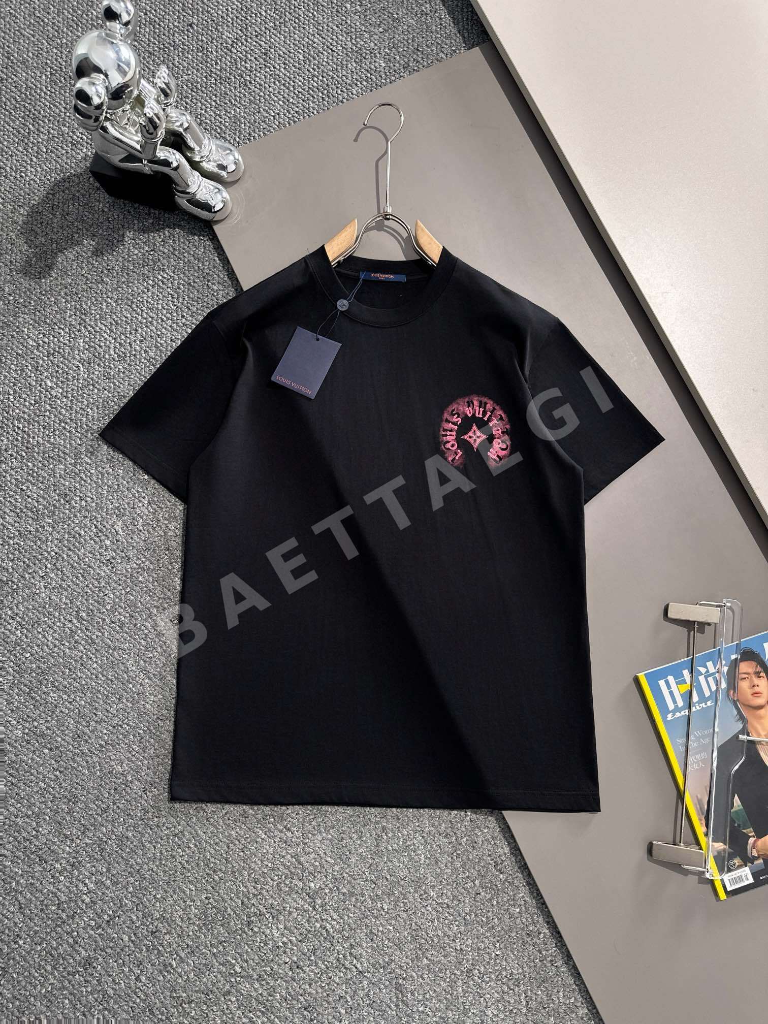 루이비통 크랙드 포리프 클로버 프릴 반팔 티셔츠 51866