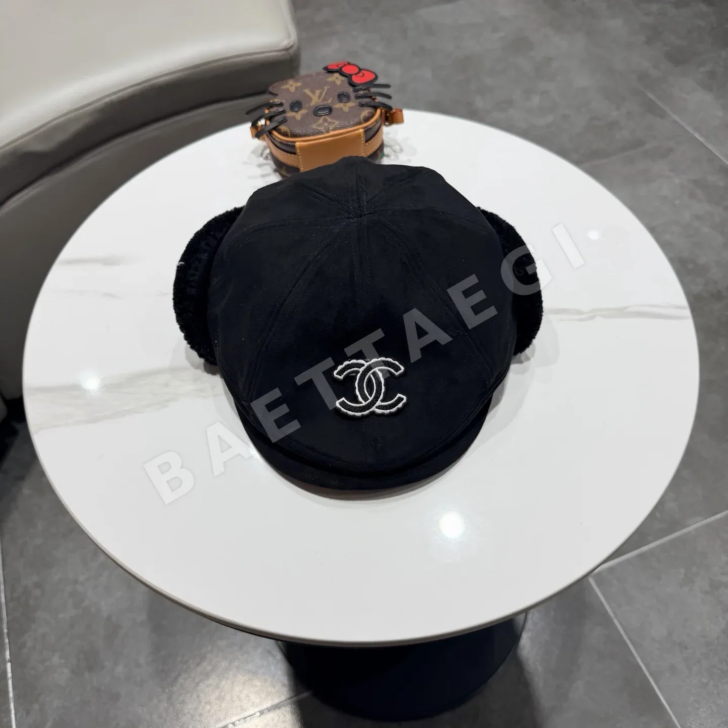 샤넬 스웨이드 더퍼 캡 185303