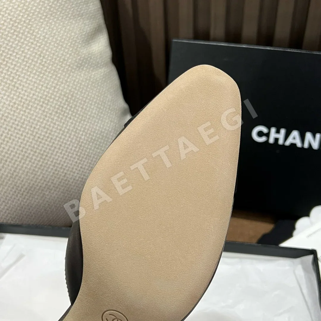 샤넬 슬링백 펌프스 여성 블랙 가죽 상세 이미지 9