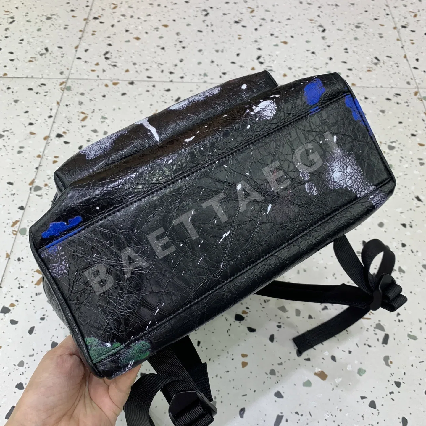 발렌시아가 그래피티 백팩 상세 이미지 5