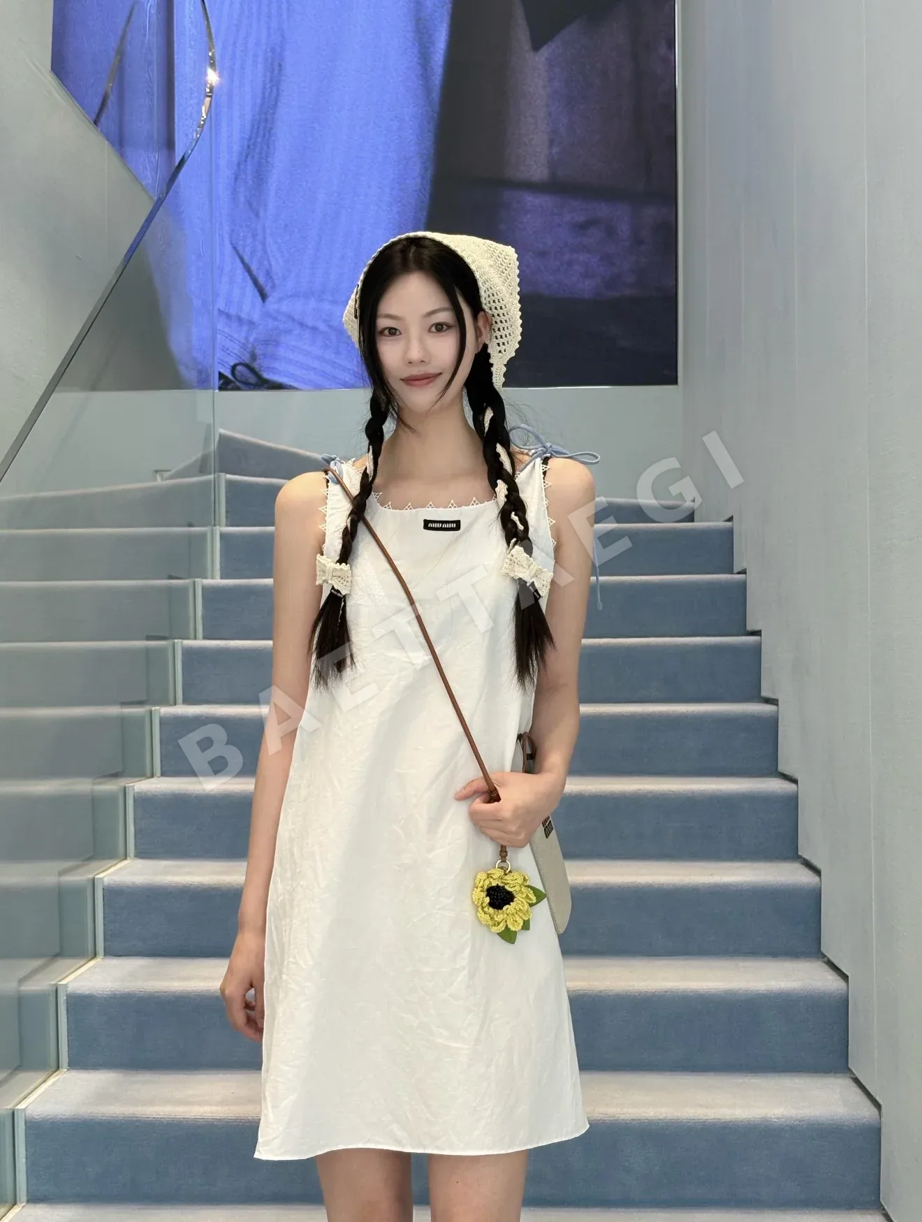 미우미우 화이트 플리츠 민소매 원피스 상세 이미지 2