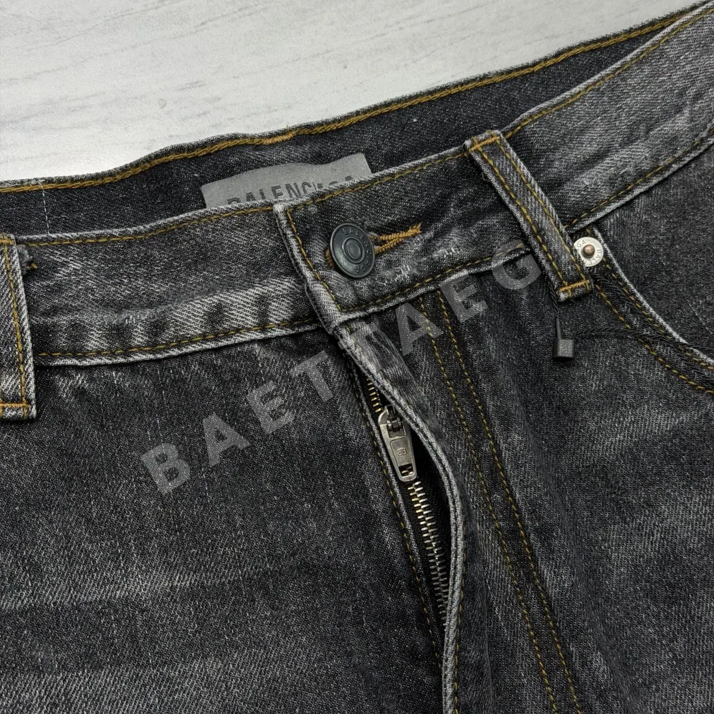 발렌시아가 사이드 자수 와이드 남성 바지 상세 이미지 6