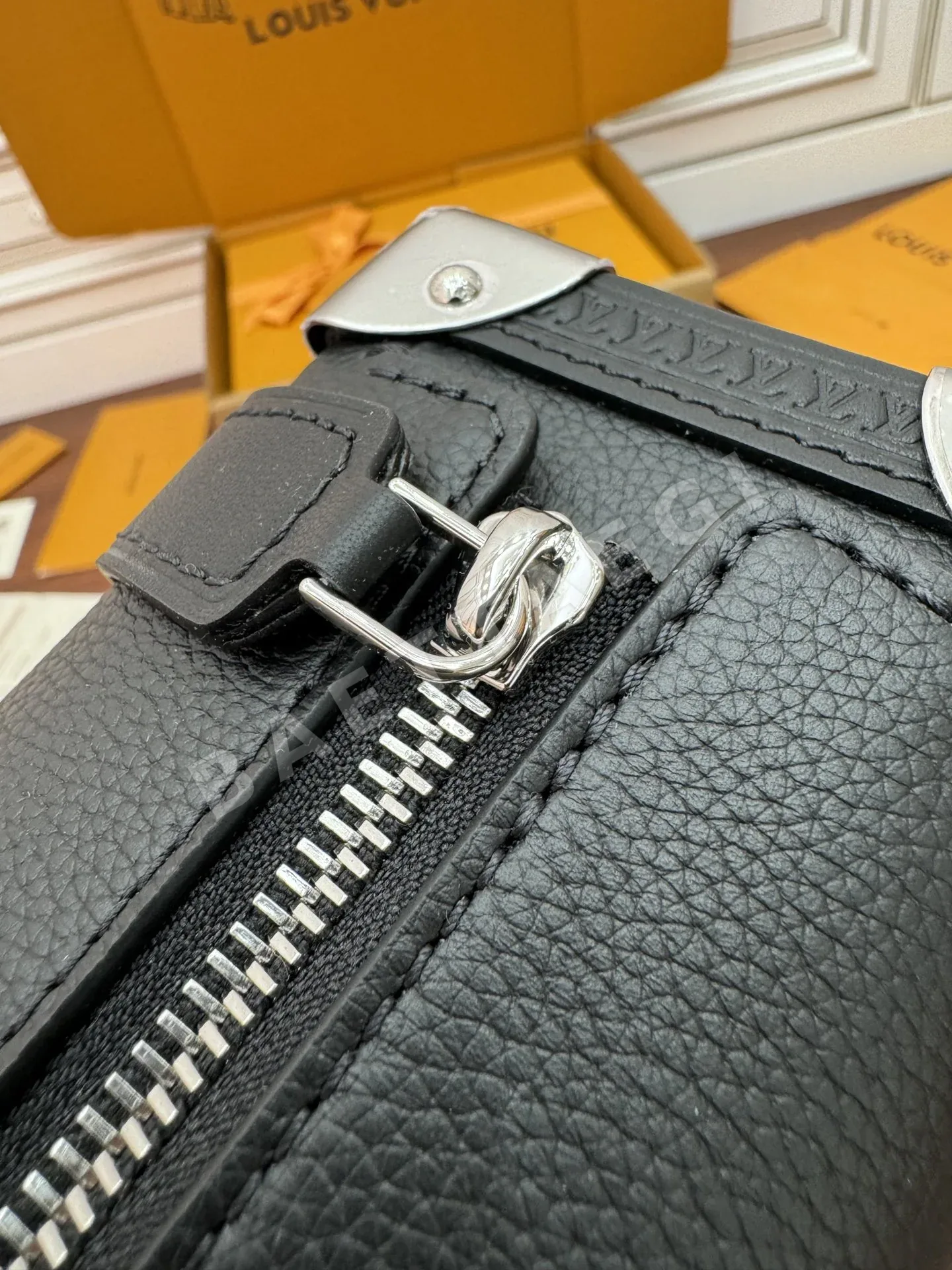 루이비통 M25160 가방 상세 이미지 9