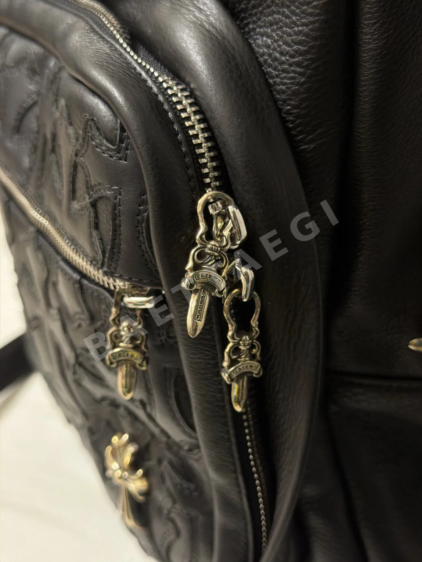 크롬하츠 블랙 크로스 실버 트림 백팩 상세 이미지 4