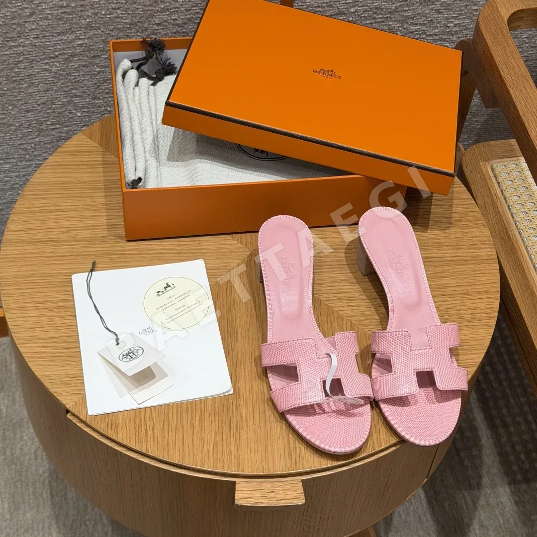 에르메스 오아시스 샌들 핑크 도마뱀가죽 하이힐 164381