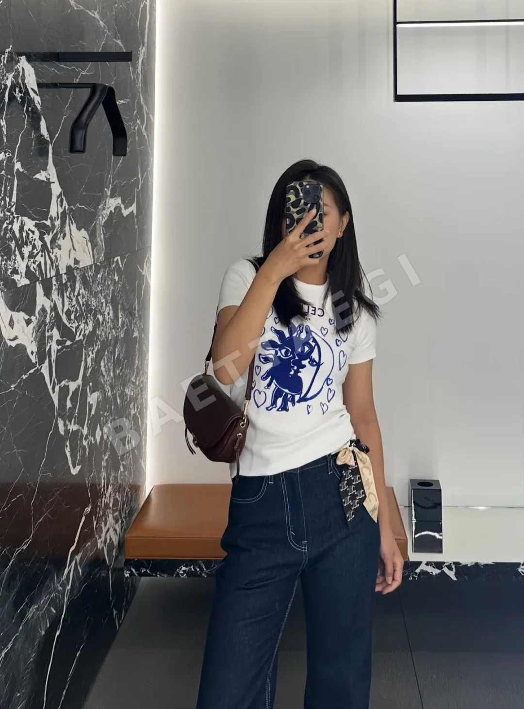셀린느 하트 그래피티 프린트 반팔 티셔츠 상세 이미지 7