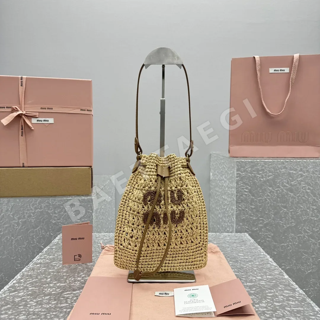 미우미우 살구색 린넨 핸드백 68241