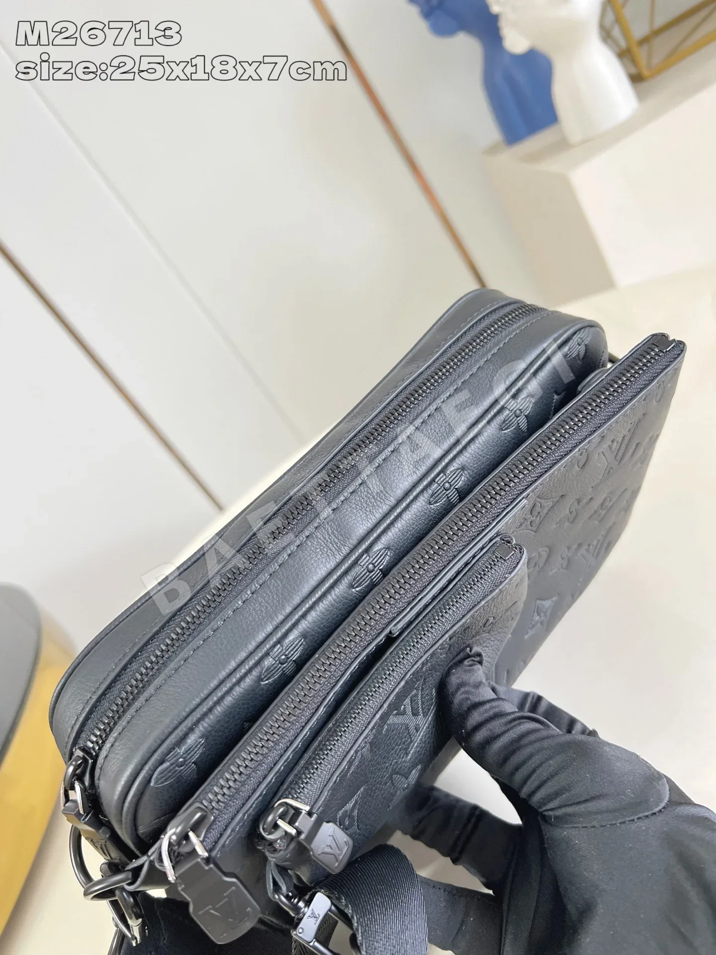 루이비통 모노그램 섀도우 블랙 메신저백 M26713 상세 이미지 7