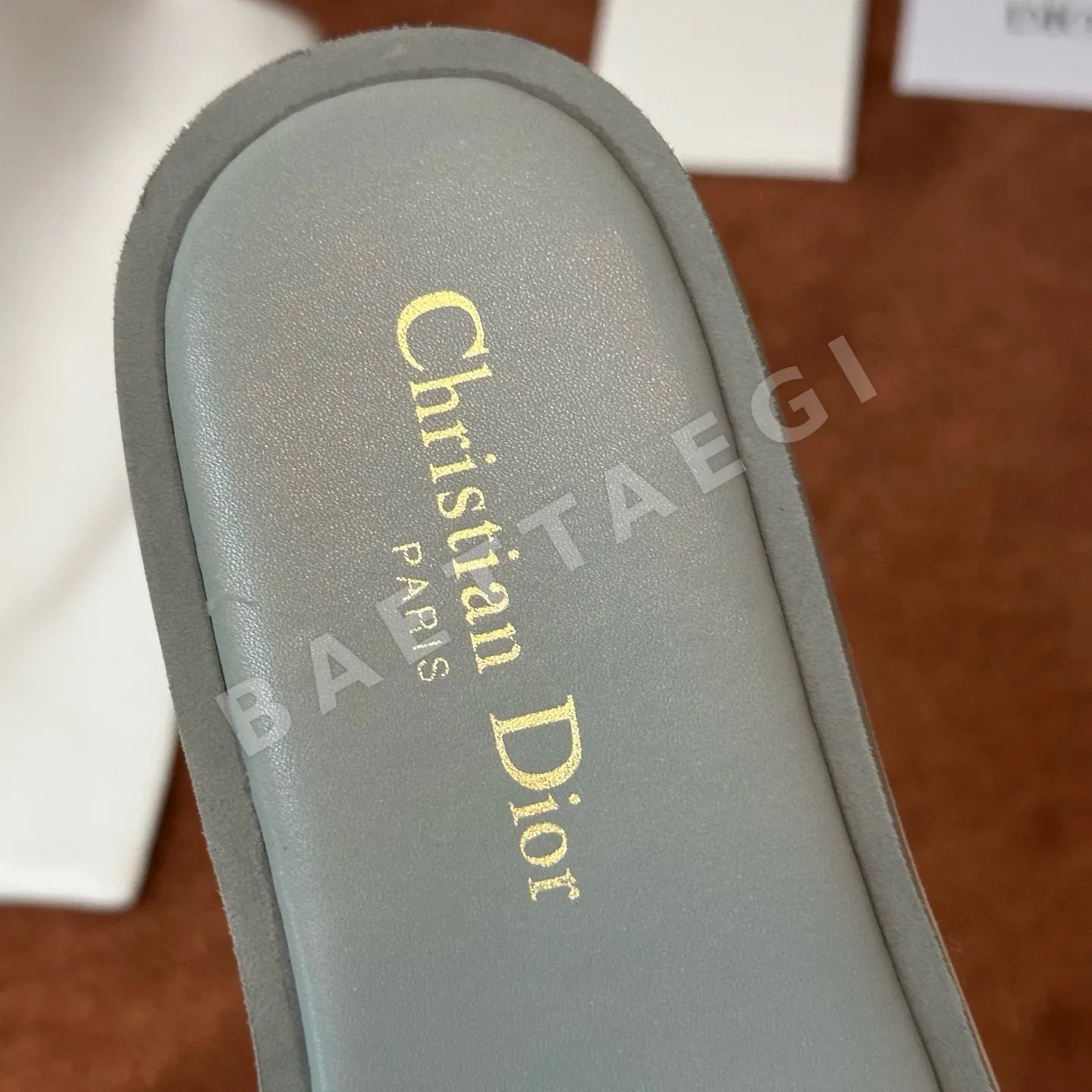 디올 드웨이 자수 플랫폼 샌들 상세 이미지 5