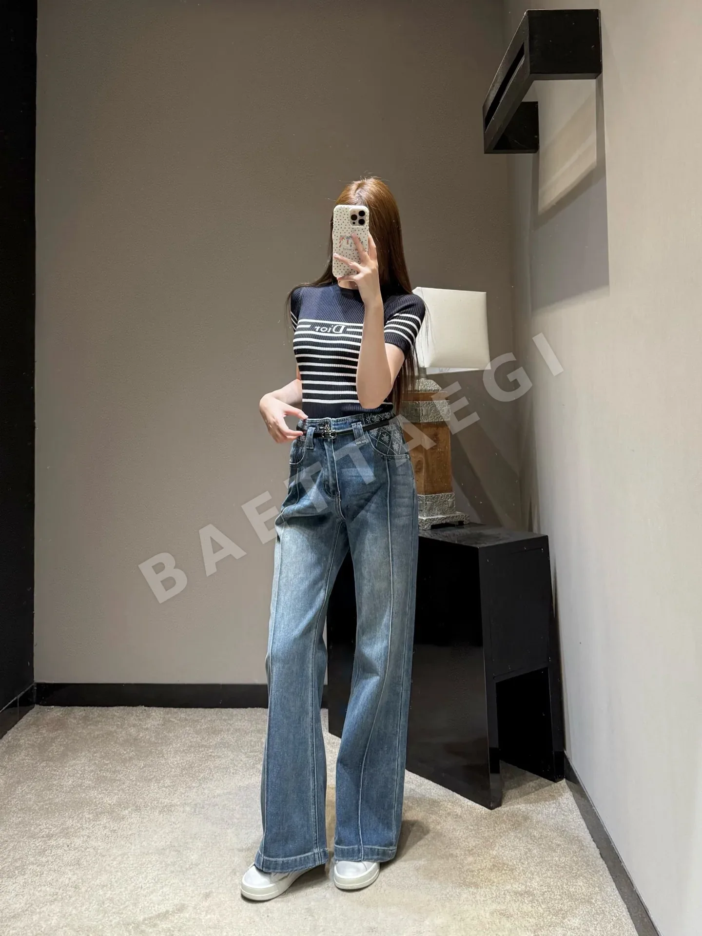 디올 워시드 블루 퀼팅 라인스톤 여성 바지 상세 이미지 2
