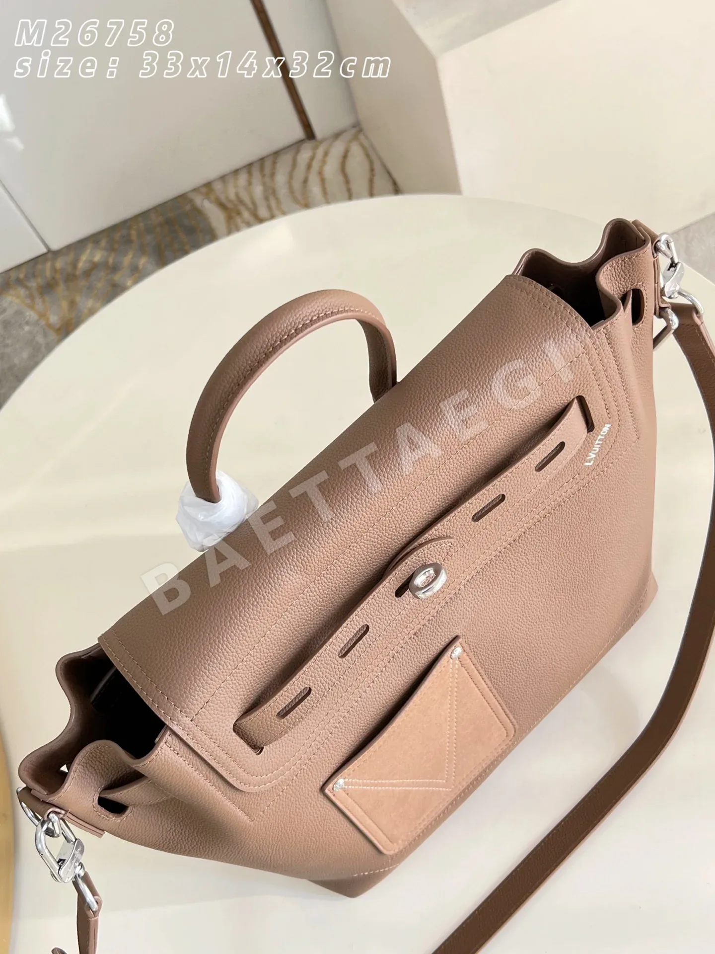 루이비통 M26758 브라운 핸드백 상세 이미지 13