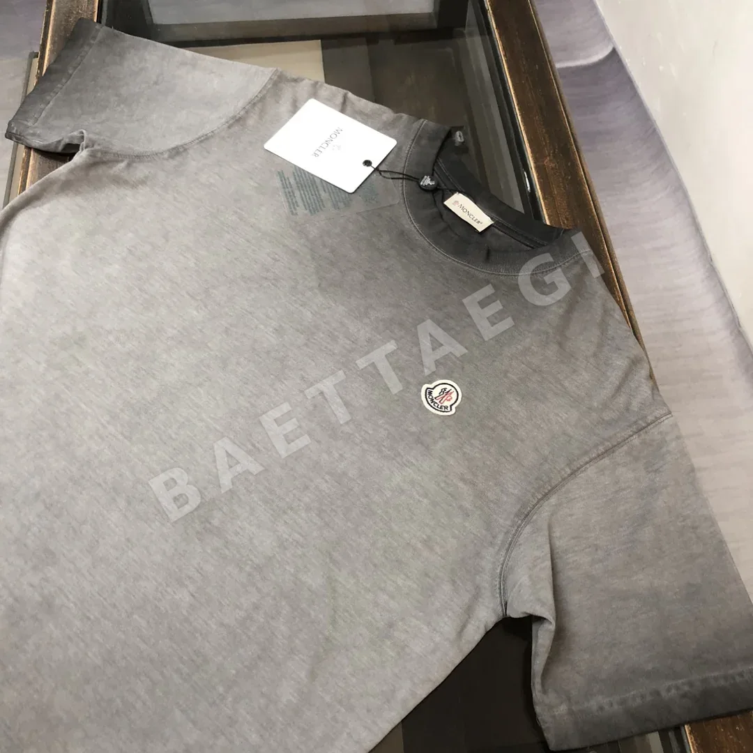 몽클레르 워시드 자수 로고 여성 반팔 티셔츠 상세 이미지 3
