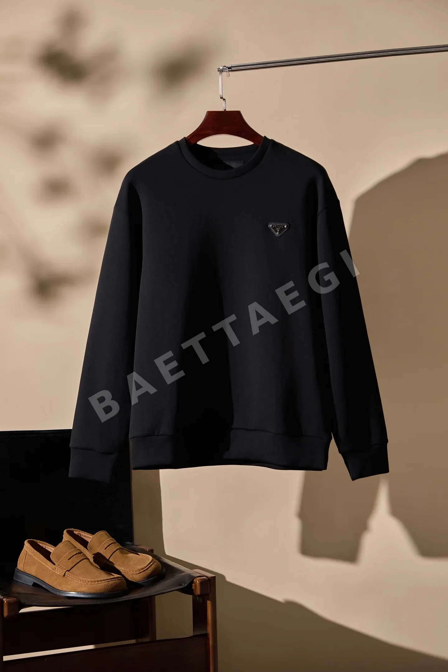 프라다 남성 라운드넥 긴팔 티셔츠 164975
