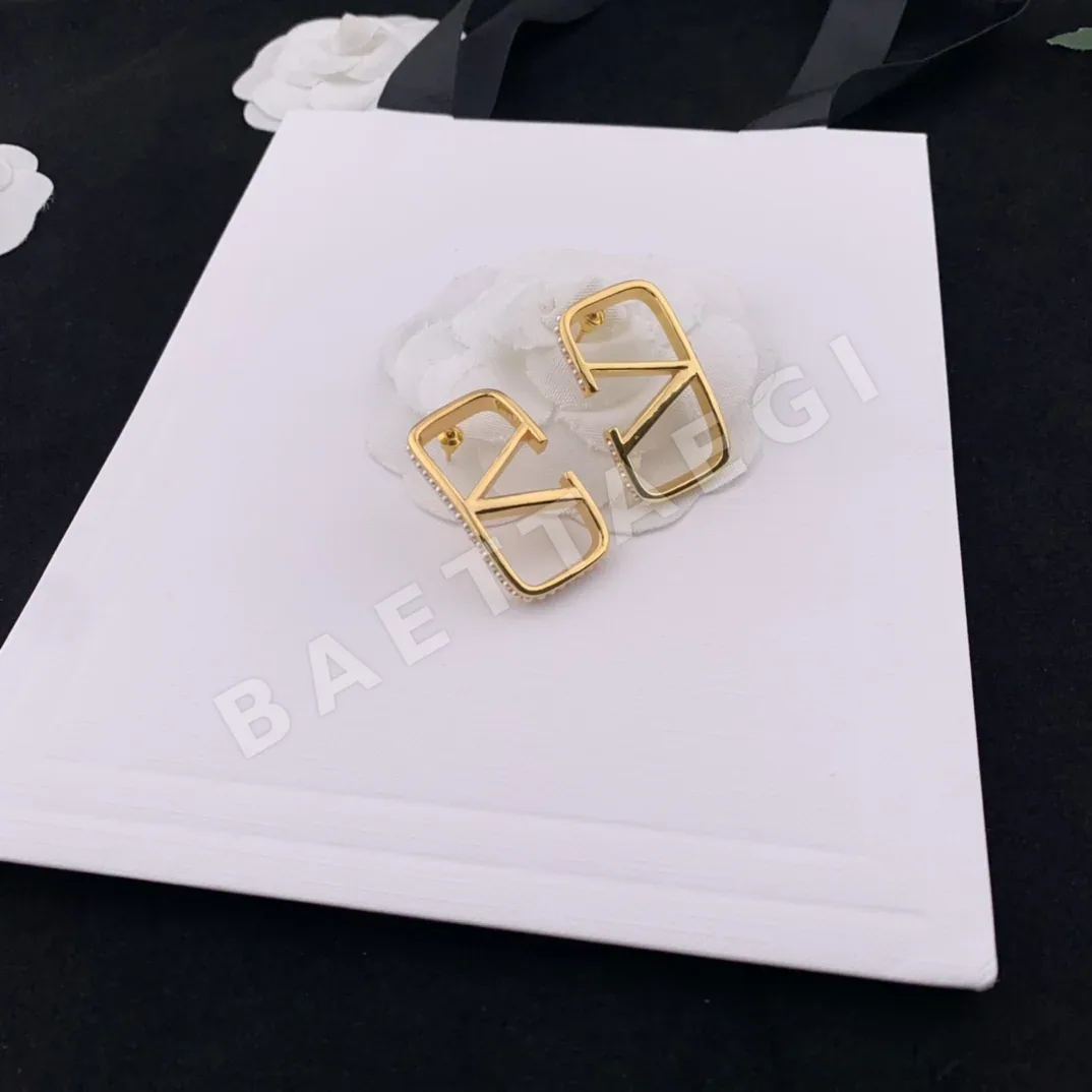 발렌티노 사이드 비즈 스터드 귀걸이 63658