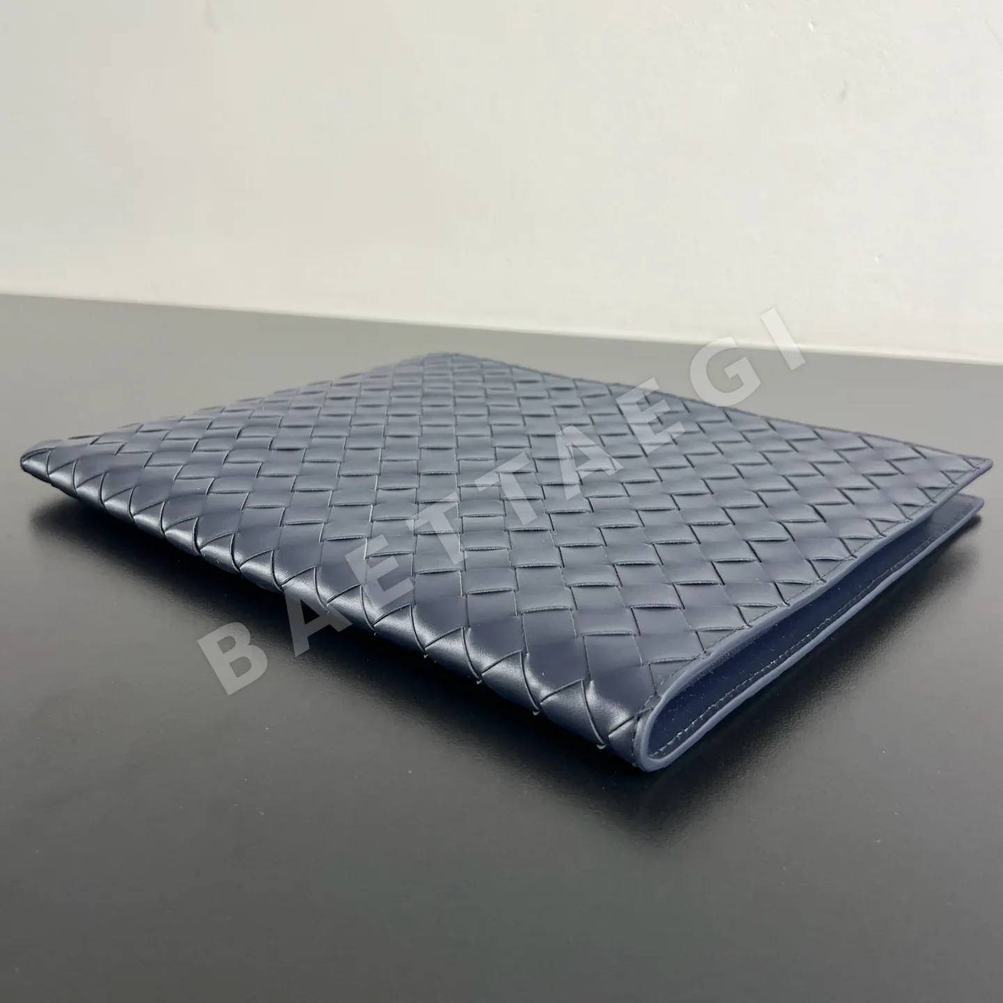 보테가베네타 인트레치오 직조 클러치 가방 상세 이미지 3