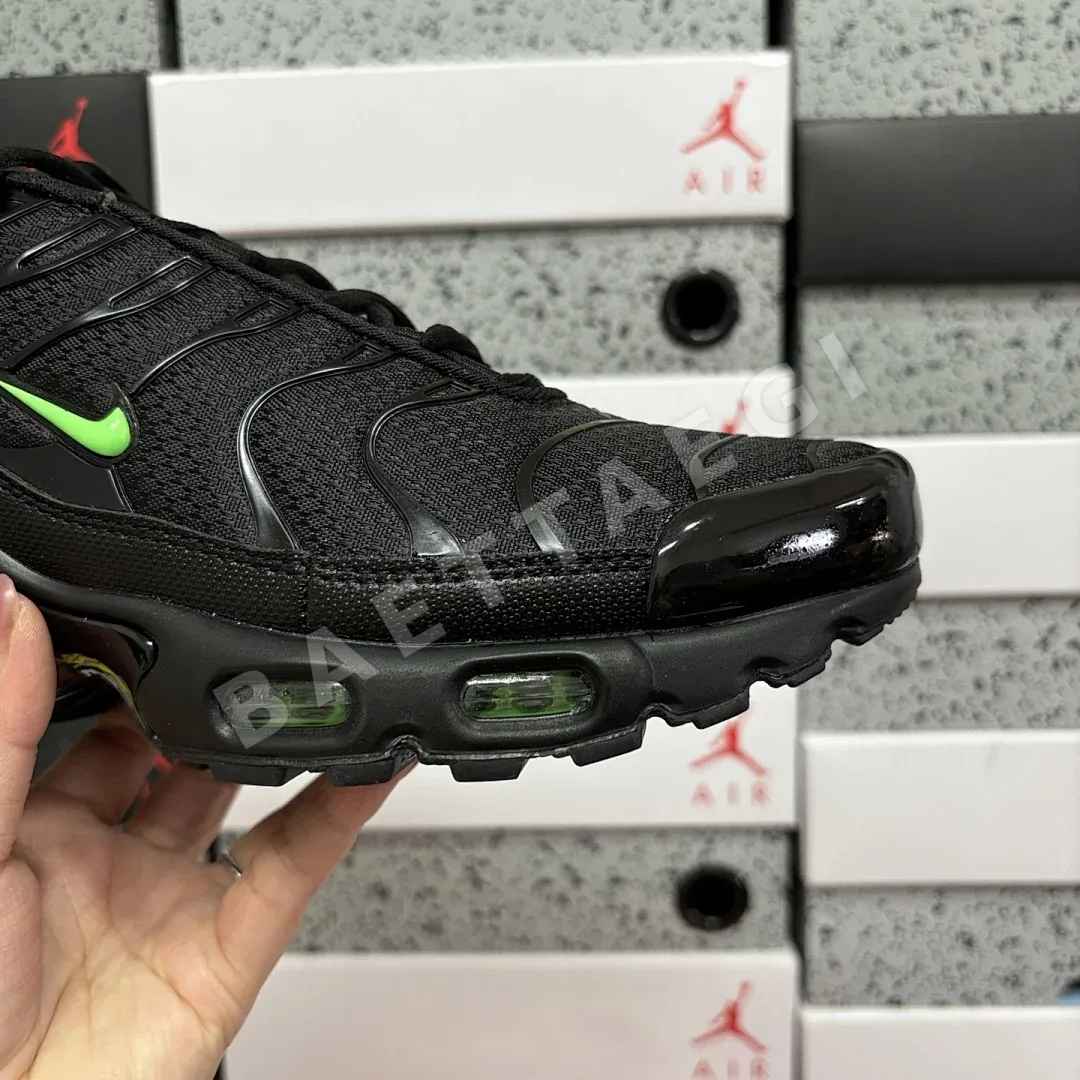 나이키 [DF] 에어 맥스 플러스 DM0032-024 201080 Nike Air Max Plus Black Green Strike 상세 이미지 6