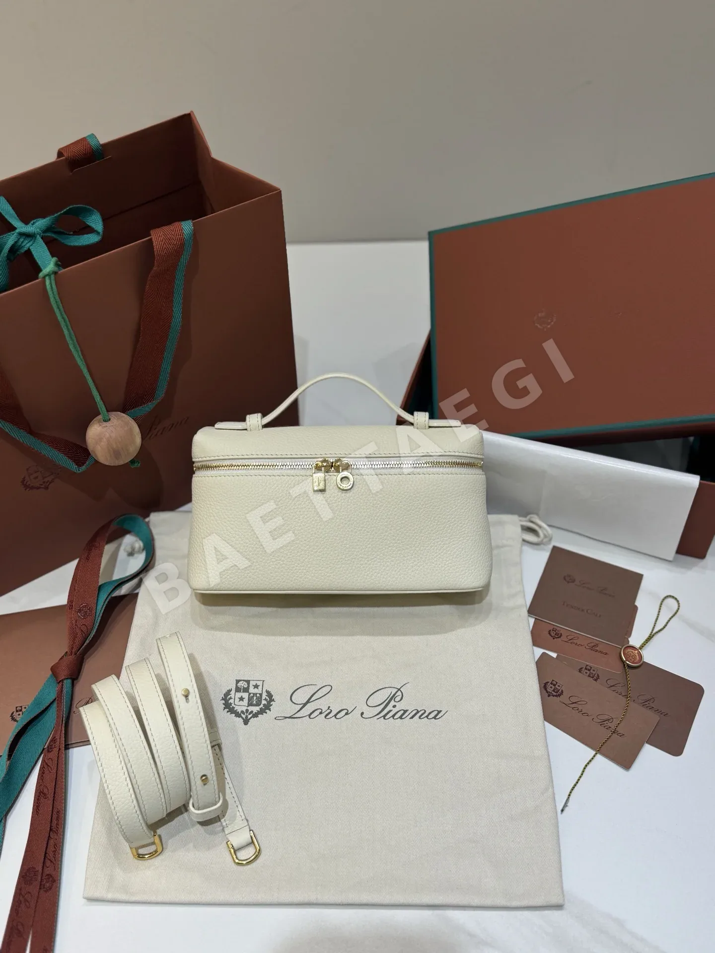 로로피아나 L19 버킨 버클 핸드백 191269