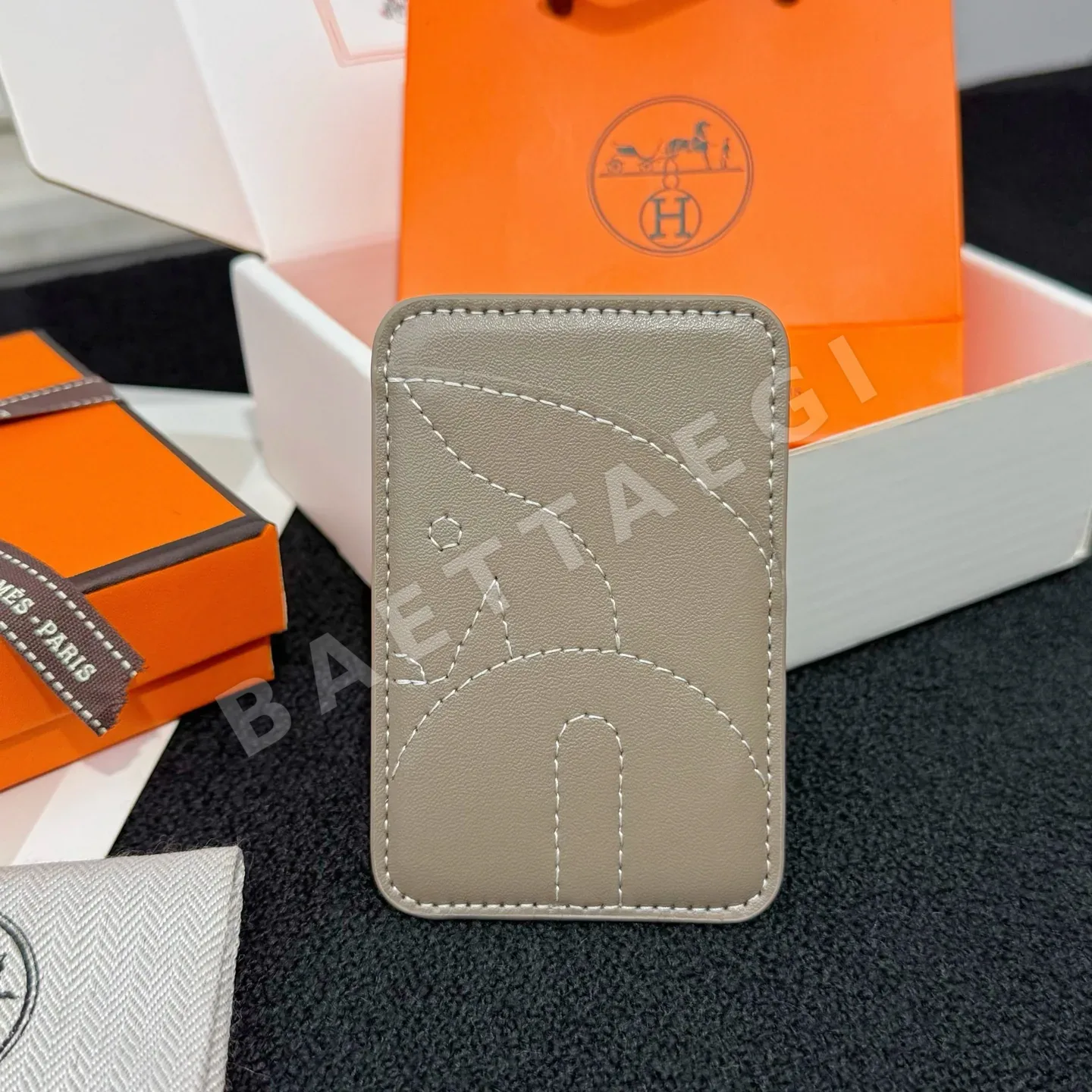 에르메스 맥세이프 마그네틱 지갑 166854 Hermes Wallet