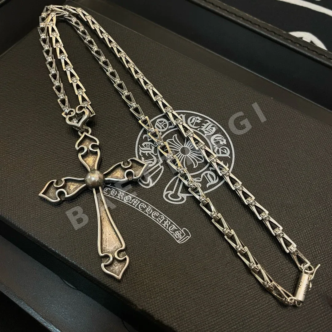 크롬하츠 클래식 레트로 멀티 엘리먼트 크로스 플라워 목걸이 상세 이미지 5