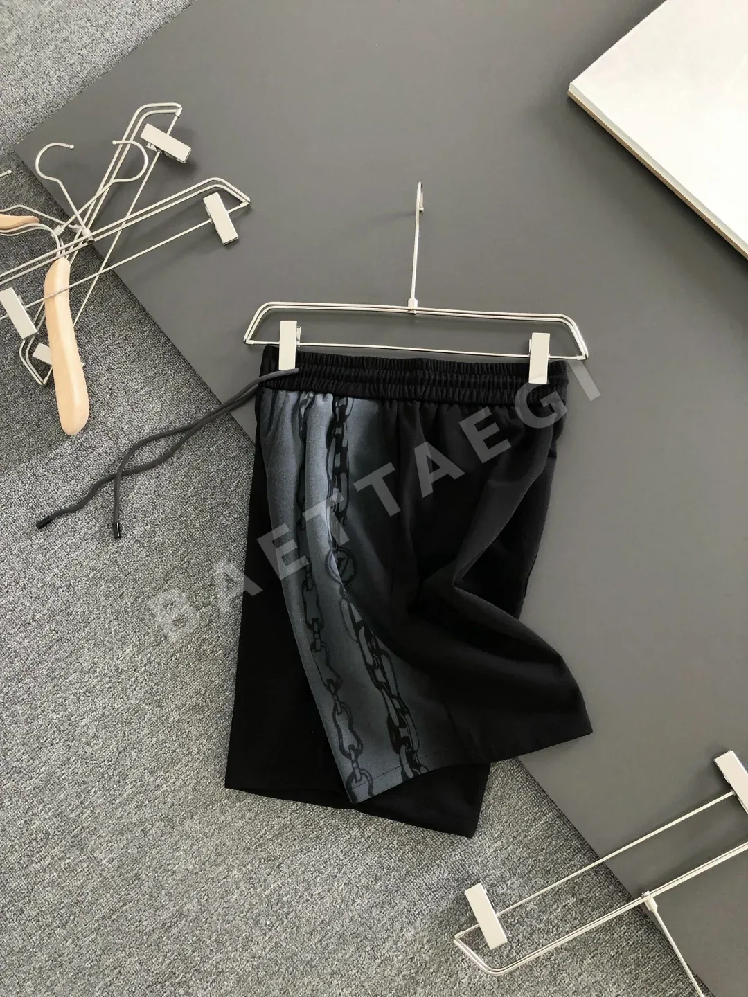 루이비통 자수 스트레이트핏 남성 반바지 상세 이미지 2