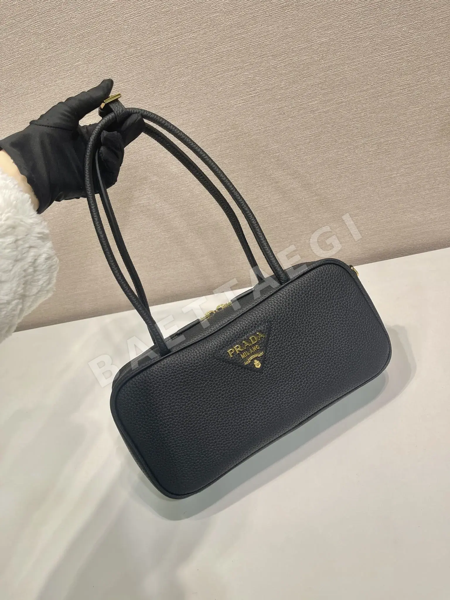 프라다 소가죽 숄더백 1BB126 상세 이미지 2