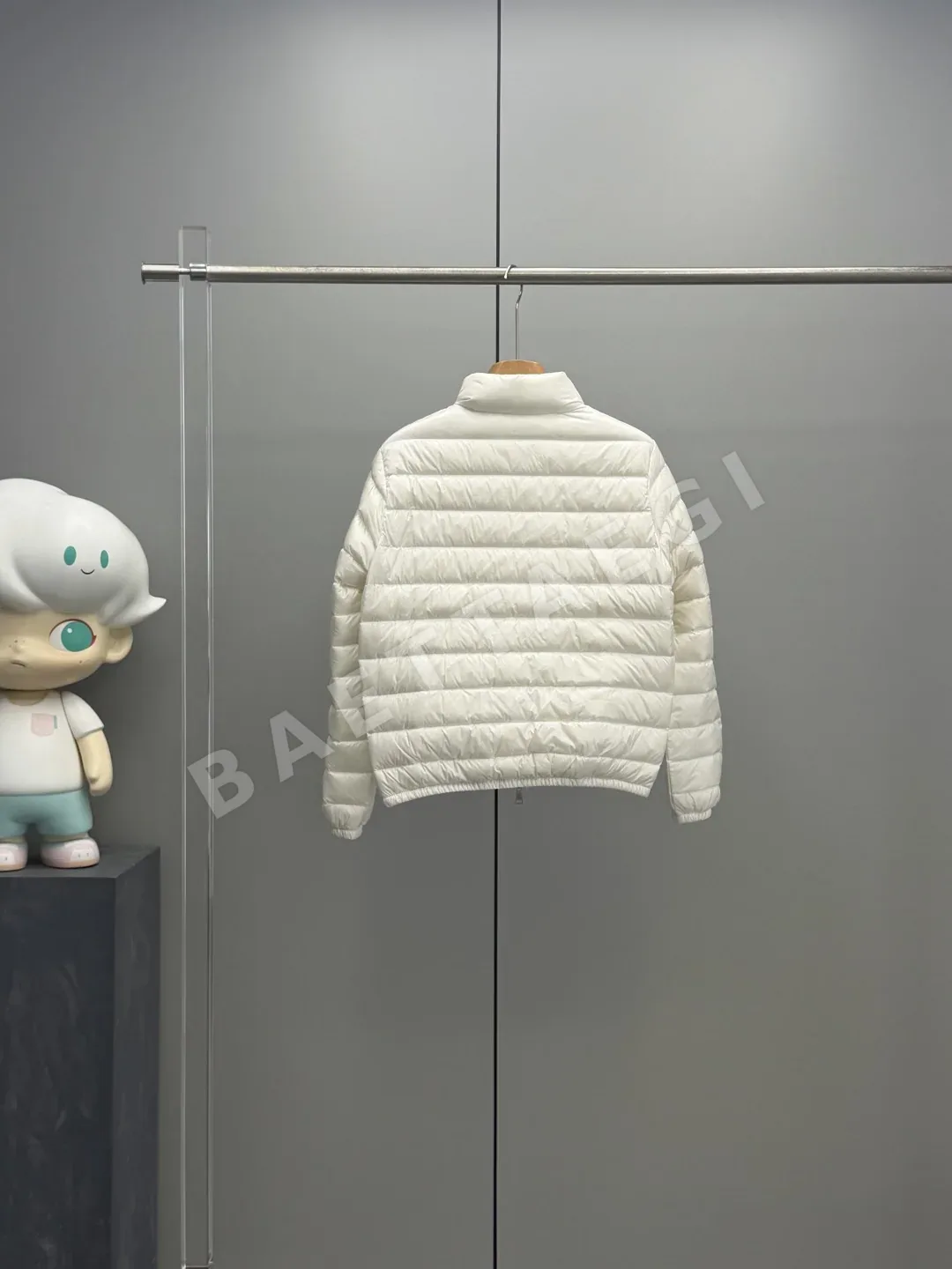 몽클레르 랑스 숏 스탠드카라 여성 패딩 상세 이미지 9
