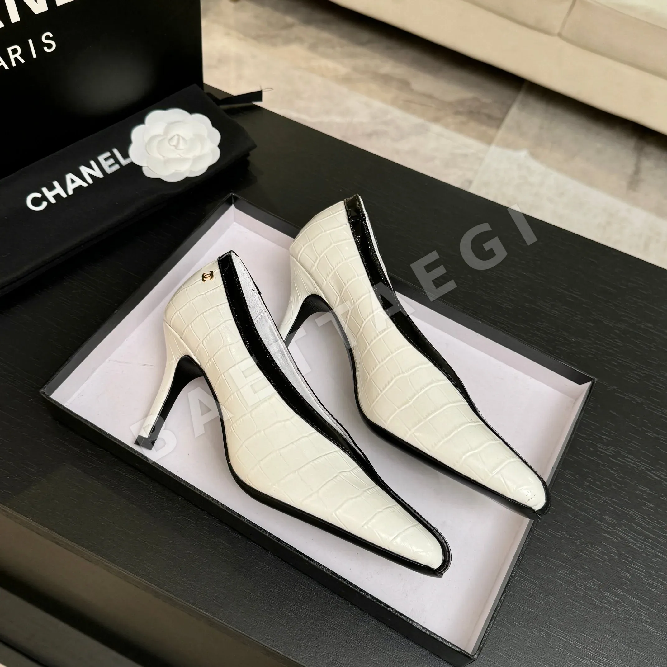 샤넬 더블 C 크로코다일 스퀘어 토 하이힐 상세 이미지 9