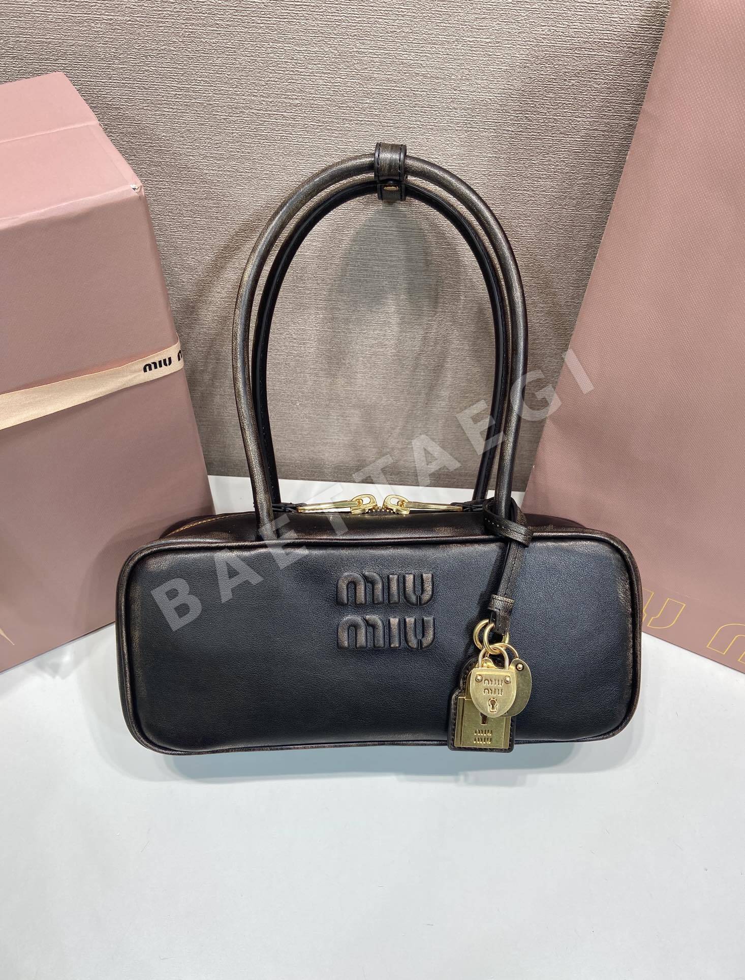 미우미우 빈티지 램스킨 핸드백 5BB173 상세 이미지 4
