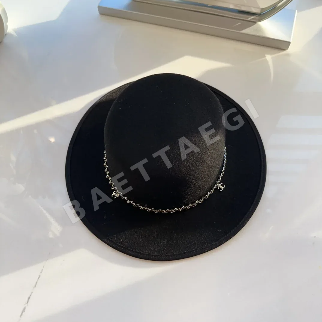 샤넬 체인 장식 울 모자 상세 이미지 1