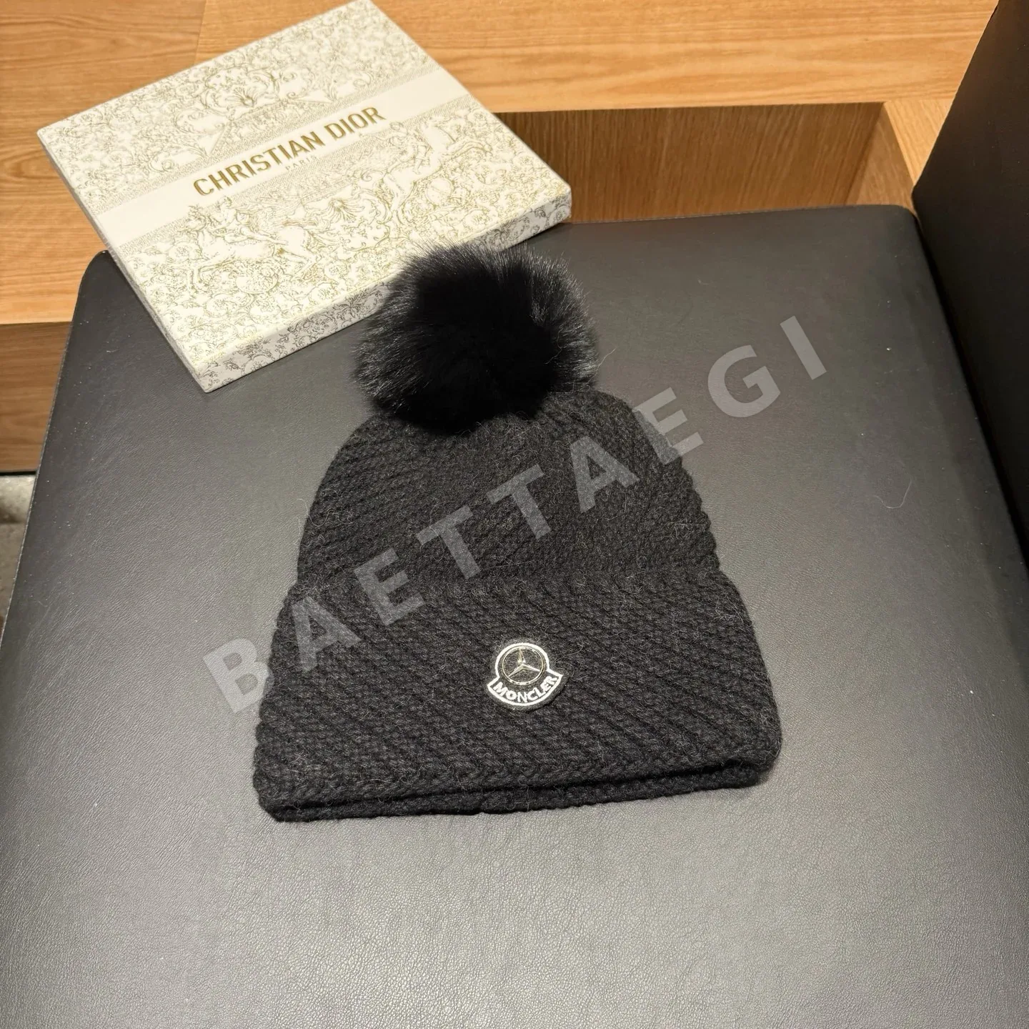 몽클레르 폭스퍼 폼폼 캐시미어 비니 모자 186868