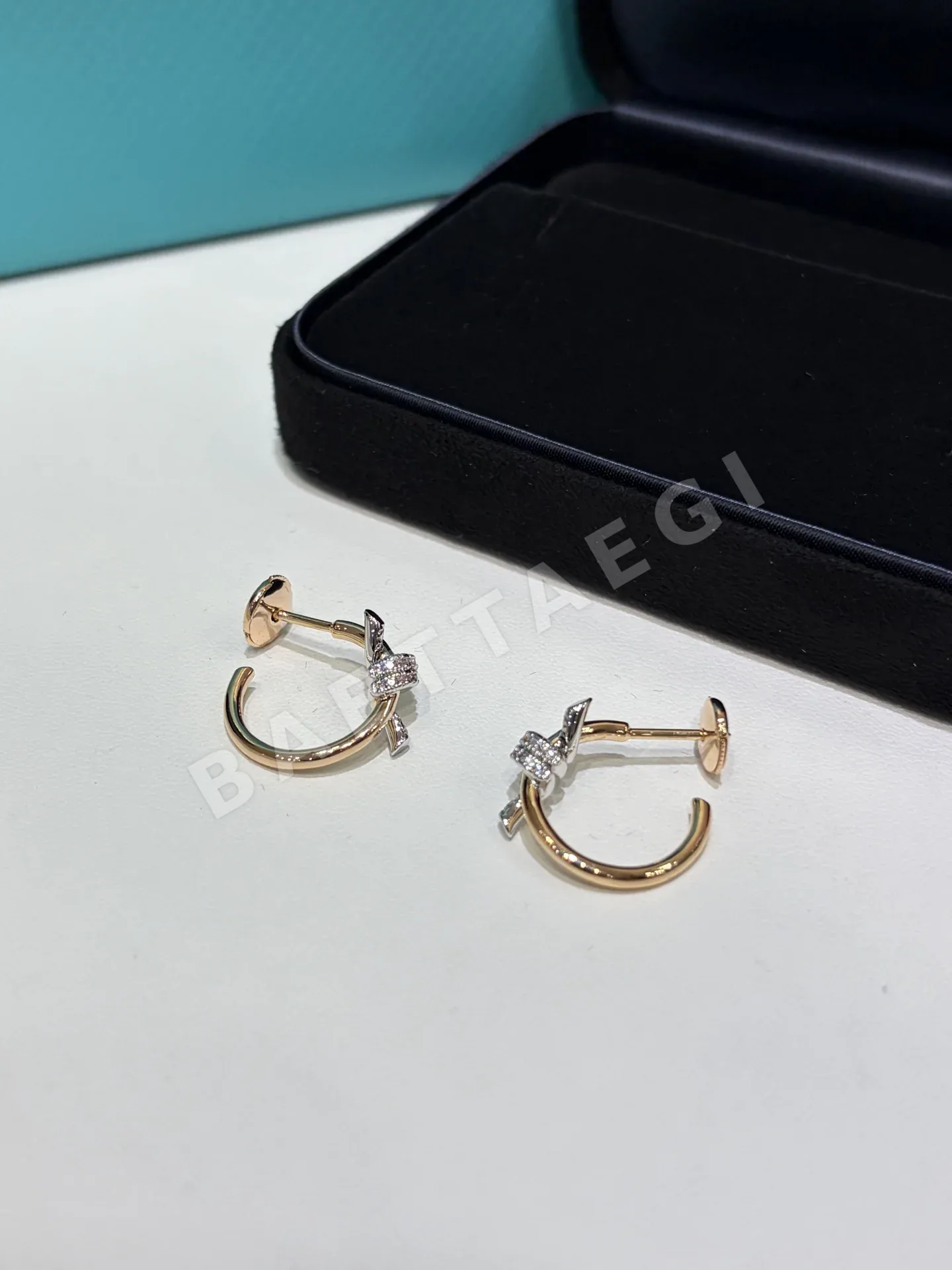 티파니 노트 시리즈 로즈골드 실버 귀걸이 상세 이미지 6