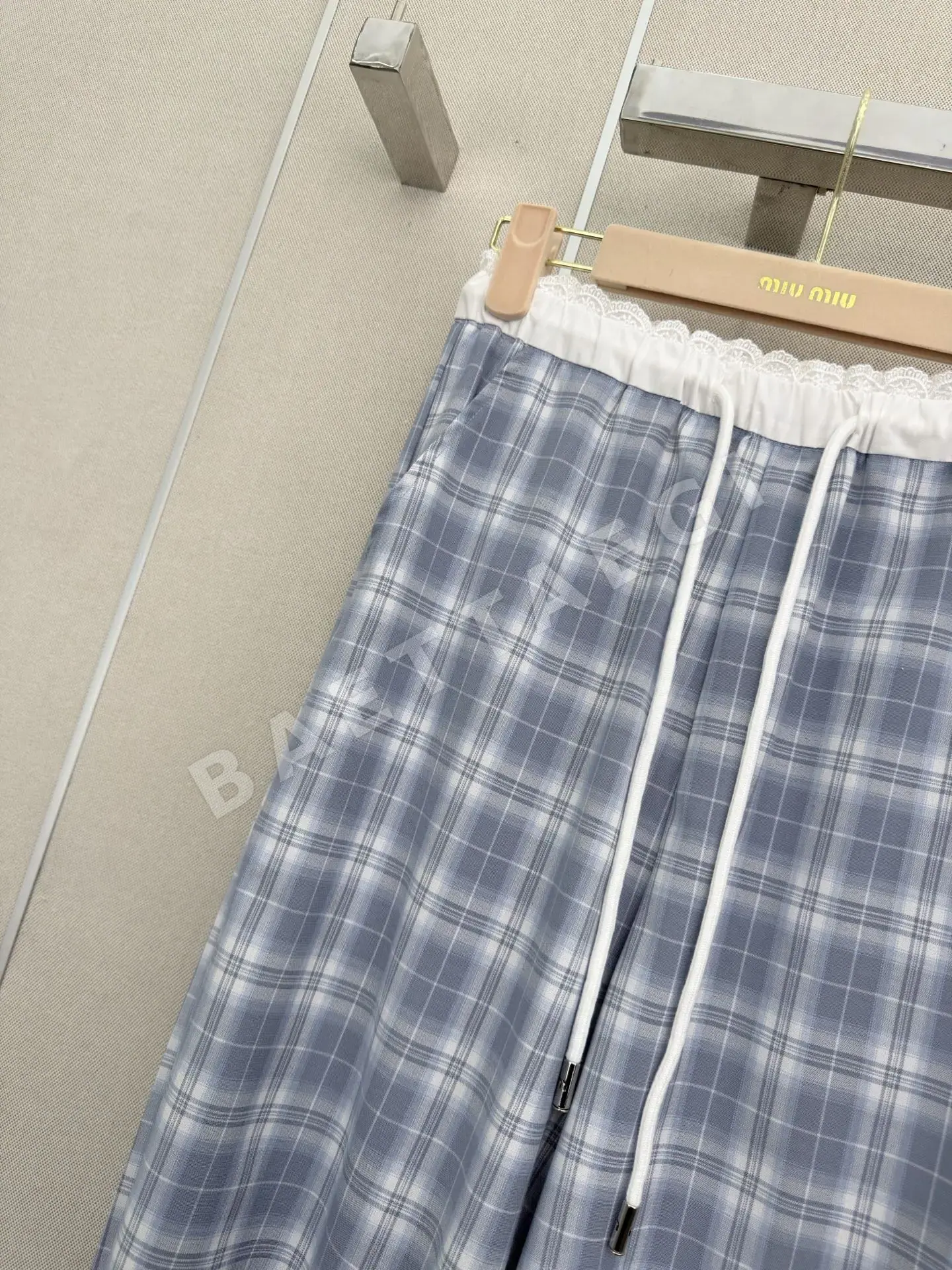 미우미우 컬러 블록 고무 허리 체크 플리츠 바지 상세 이미지 3