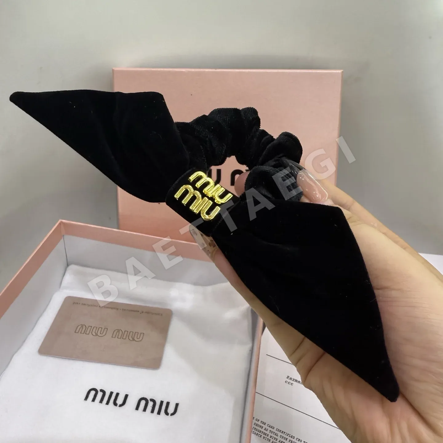 미우미우 벨벳 리본 헤어 타이 상세 이미지 5