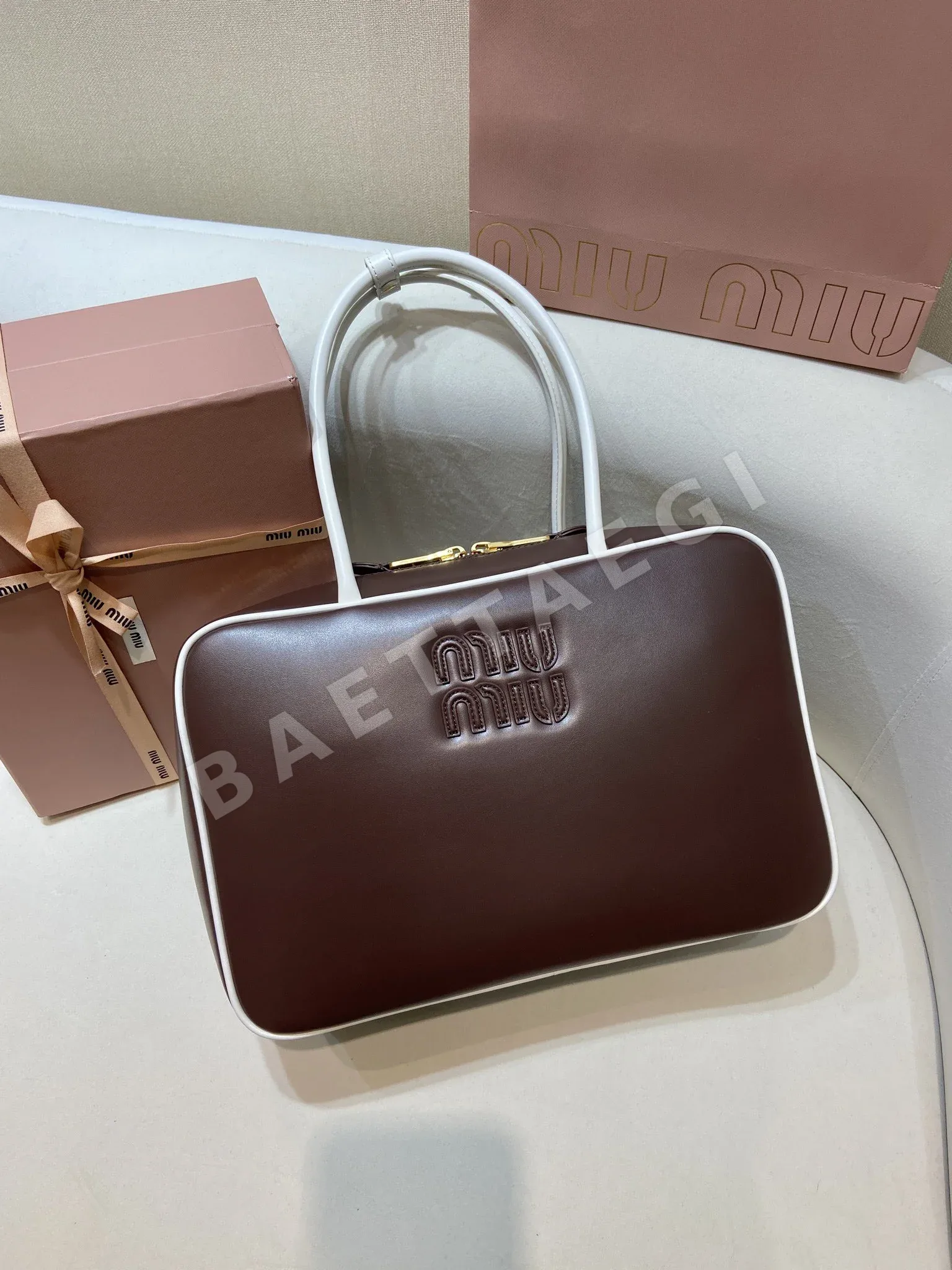 미우미우 보우 핸들 라지 토트백 5BB117 상세 이미지 1