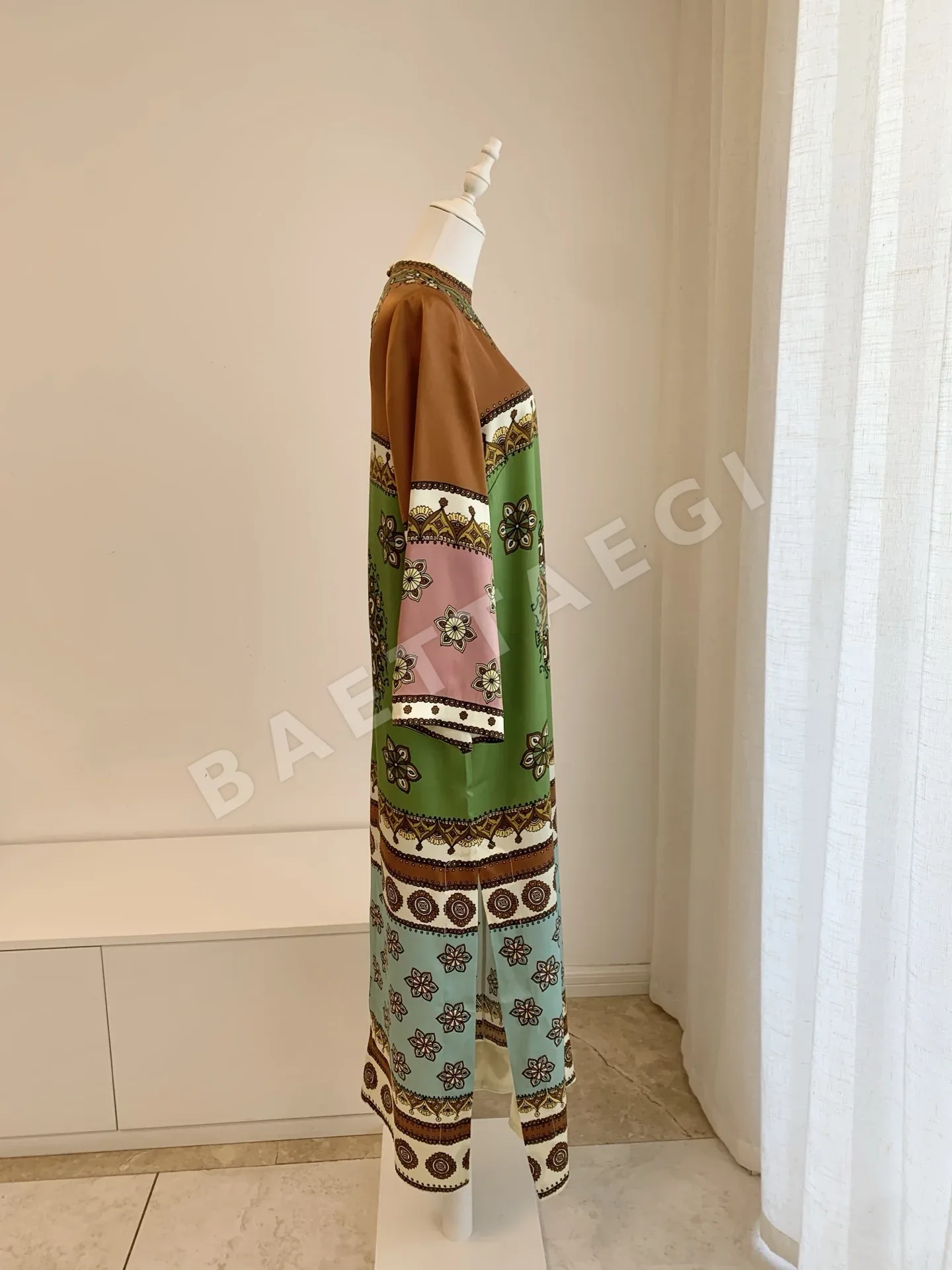 알레메 실크 새틴 트임 맥시 원피스 상세 이미지 6