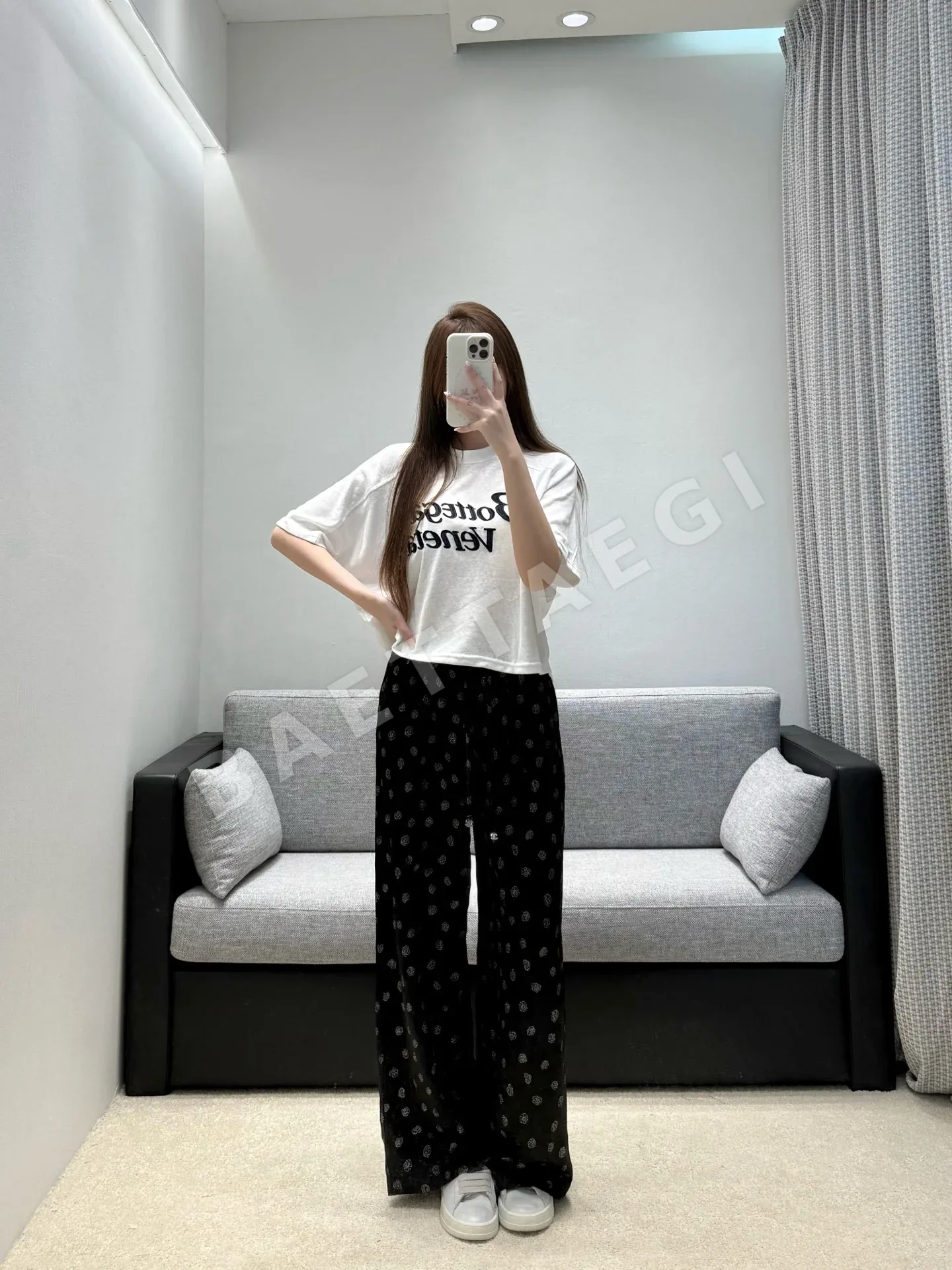 보테가베네타 플로키 로고 크롭드 반팔 티셔츠 상세 이미지 4