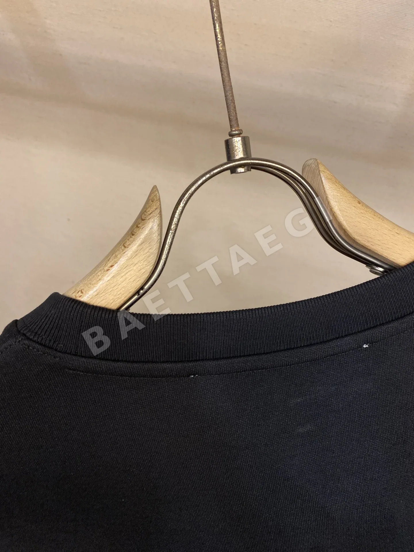 발렌티노 메탈릭 로고 코튼 긴팔 스웨트셔츠 상세 이미지 9