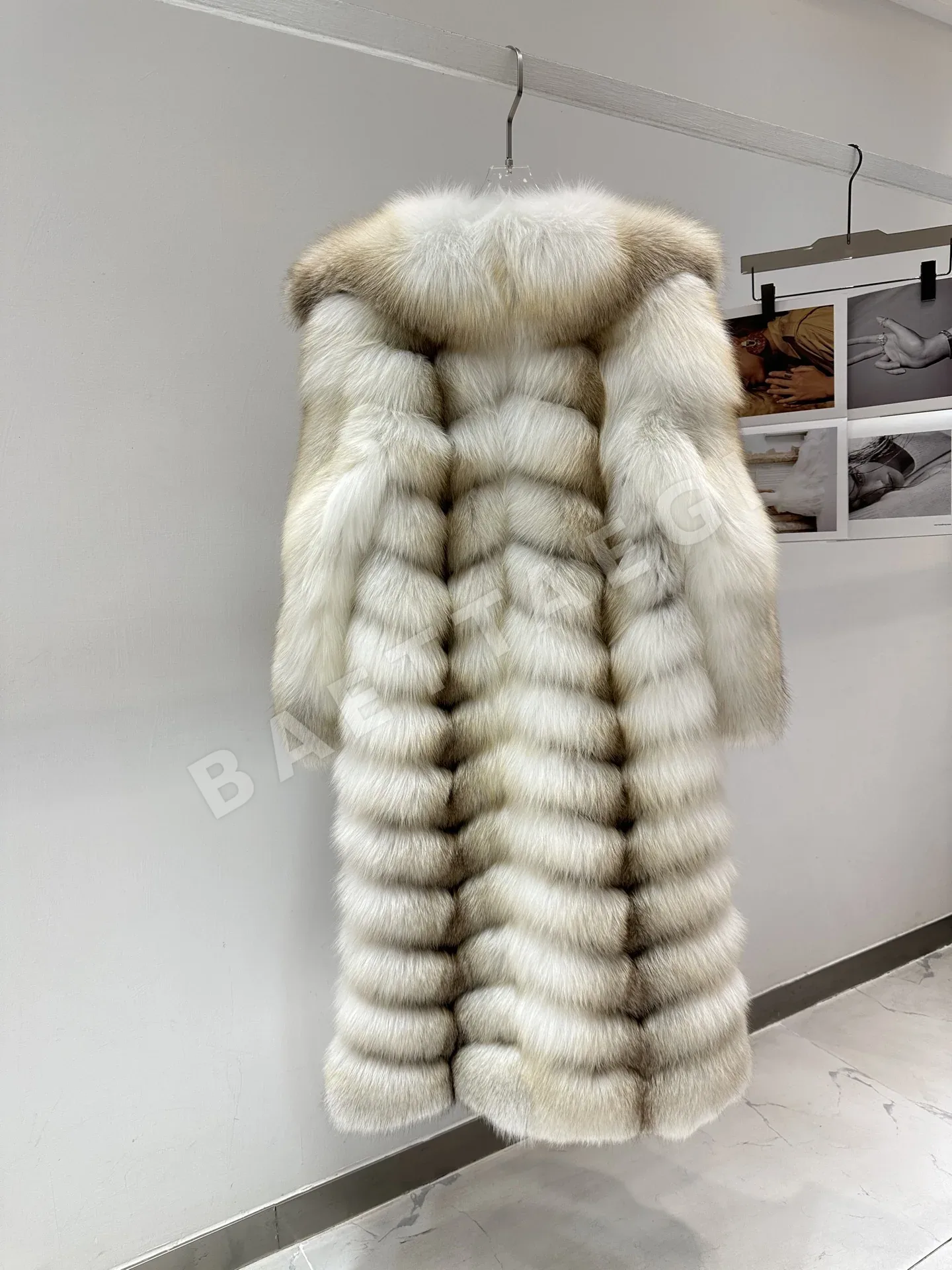 생로랑 폭스 퍼 V넥 여성 자켓 상세 이미지 8