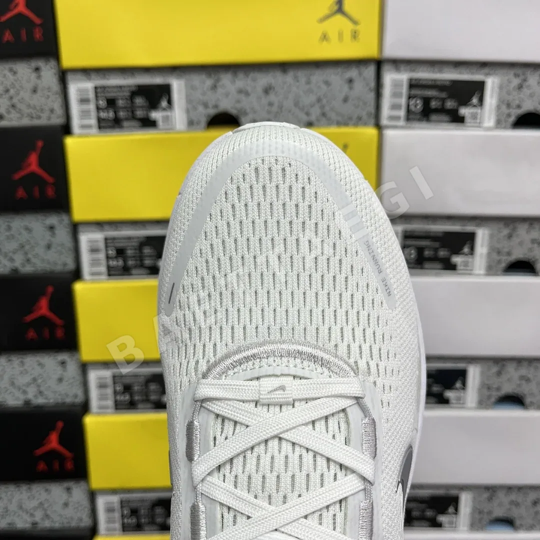 나이키 줌 보메로 18 HM6804-104 201108 Nike Zoom Vomero 18 상세 이미지 7