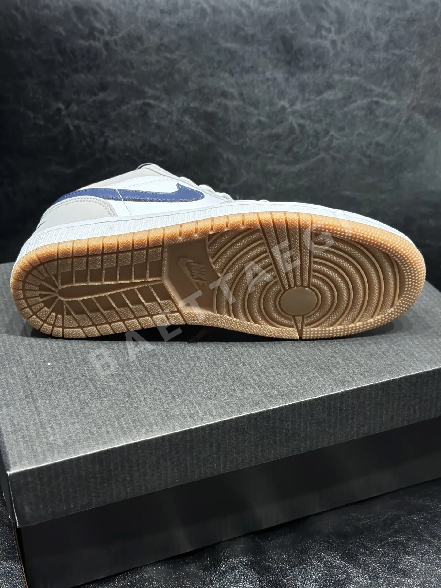 나이키조던 AJ1 로우 신발 상세 이미지 9