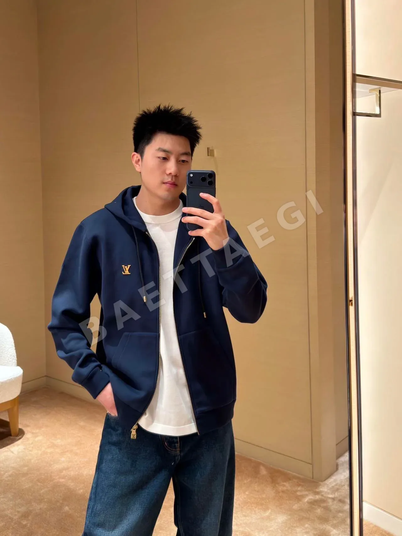 루이비통 LV 로고 집업 파커 남성 자켓 상세 이미지 15
