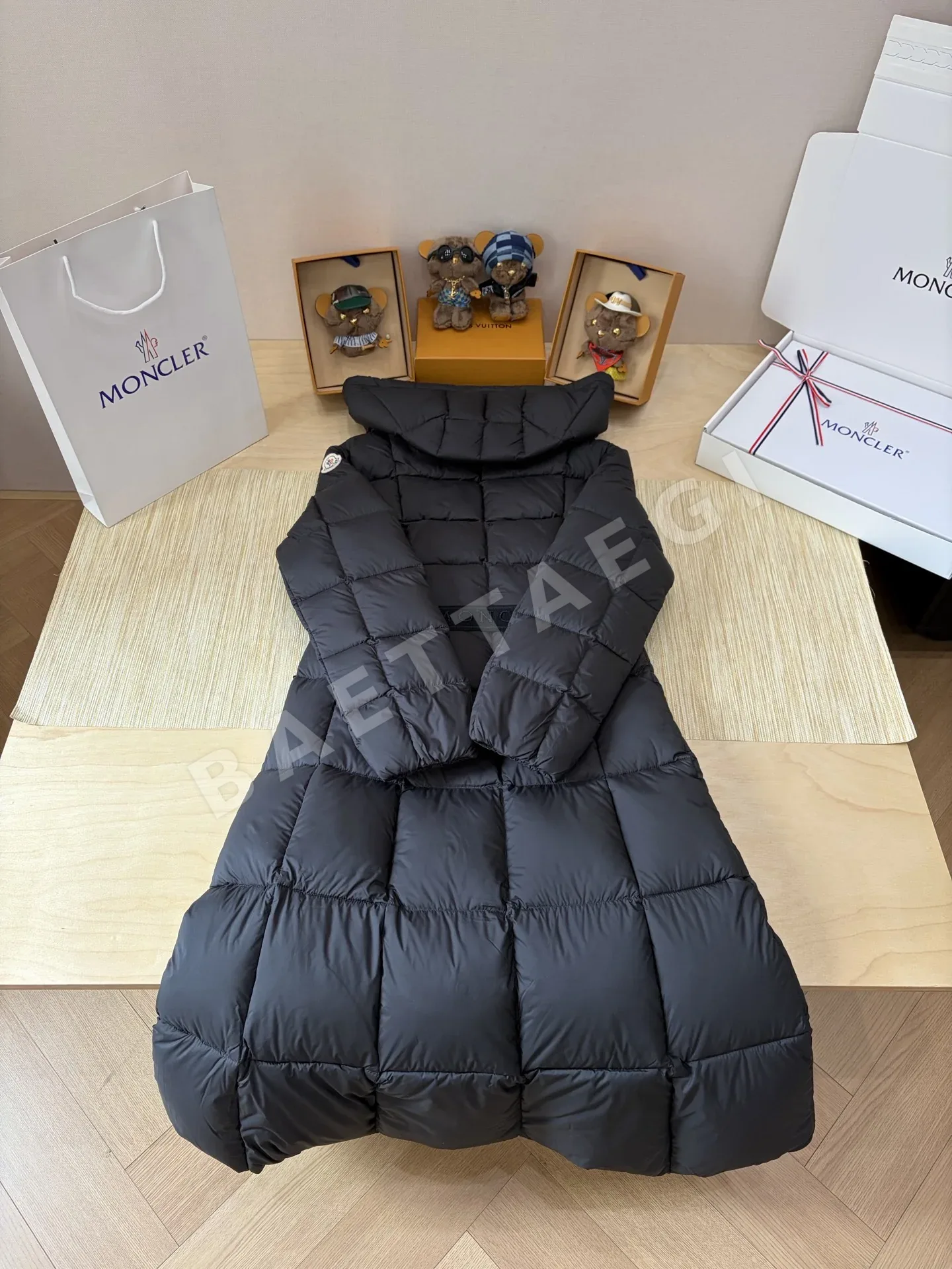 몽클레르 여성 패딩 재킷 상세 이미지 11