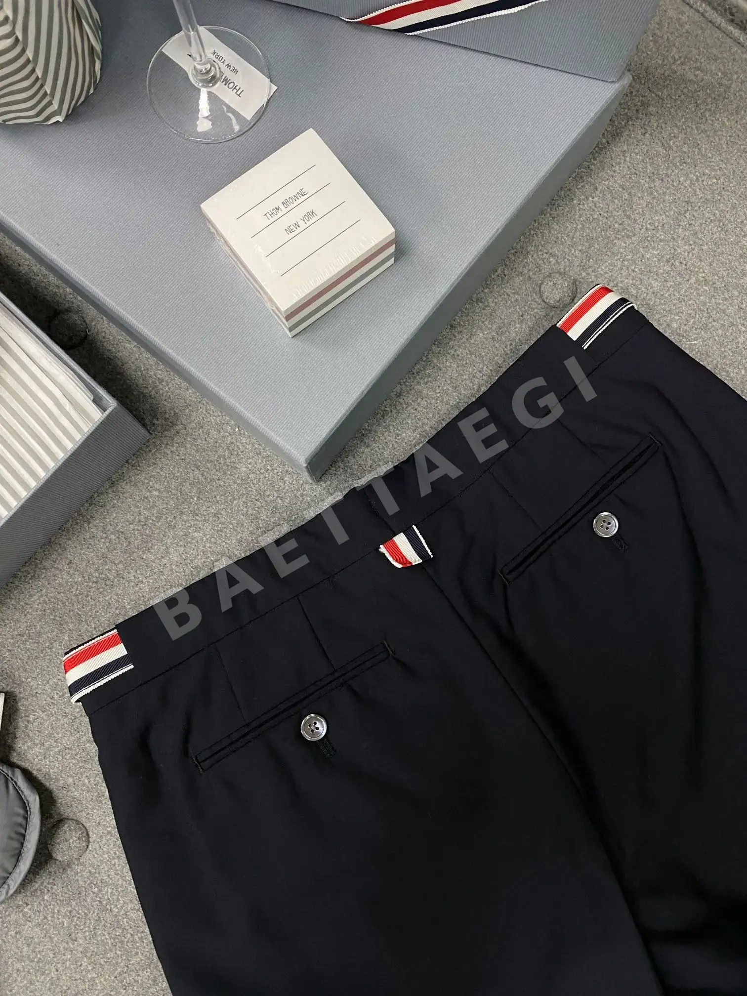 톰브라운 울 소재 남성 반바지 상세 이미지 4